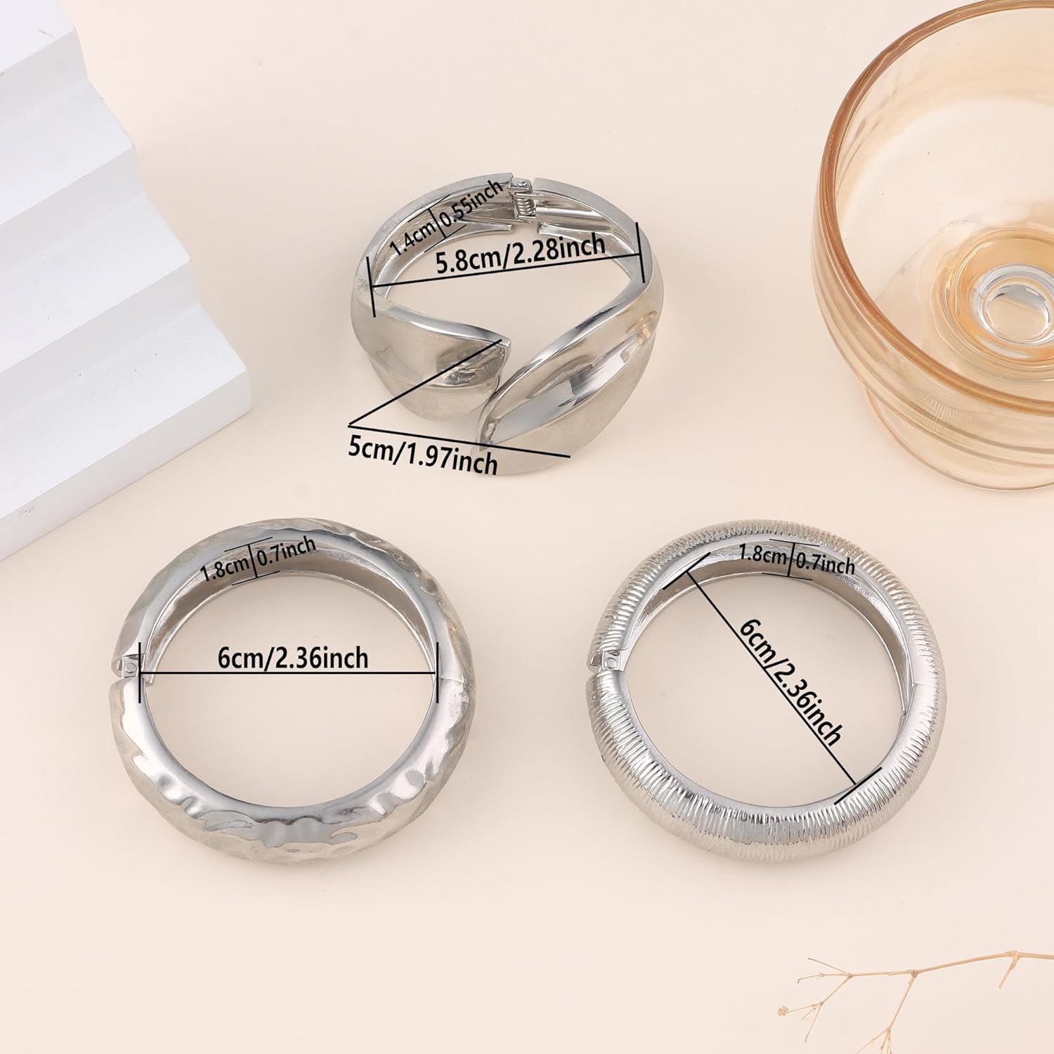 3Pcs Chunky Gold Bangle Bracelets for Women Trendy Gold Bracelet Stack Cuff Bangles Daily Wear Fashion Arm Cuff Upper Arm Jewelry Valentine's Day Gifts - Image 3