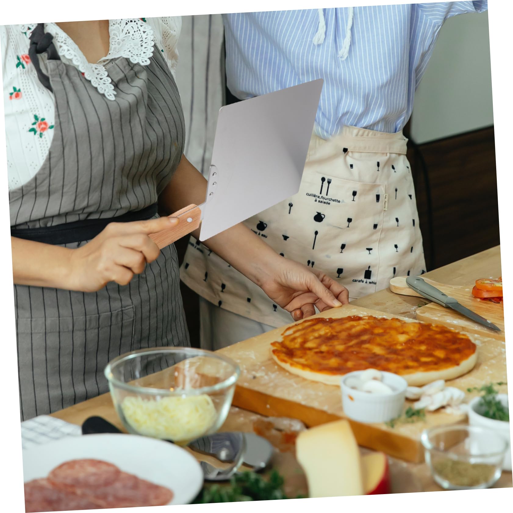 TOPBATHY Pala Per Pizza in Acciaio Inossidabile - Pala Da Forno Con Manico in Legno Facile Da Pulire Leggera E Perfetta Per L'uso in Cucina E Ristorante