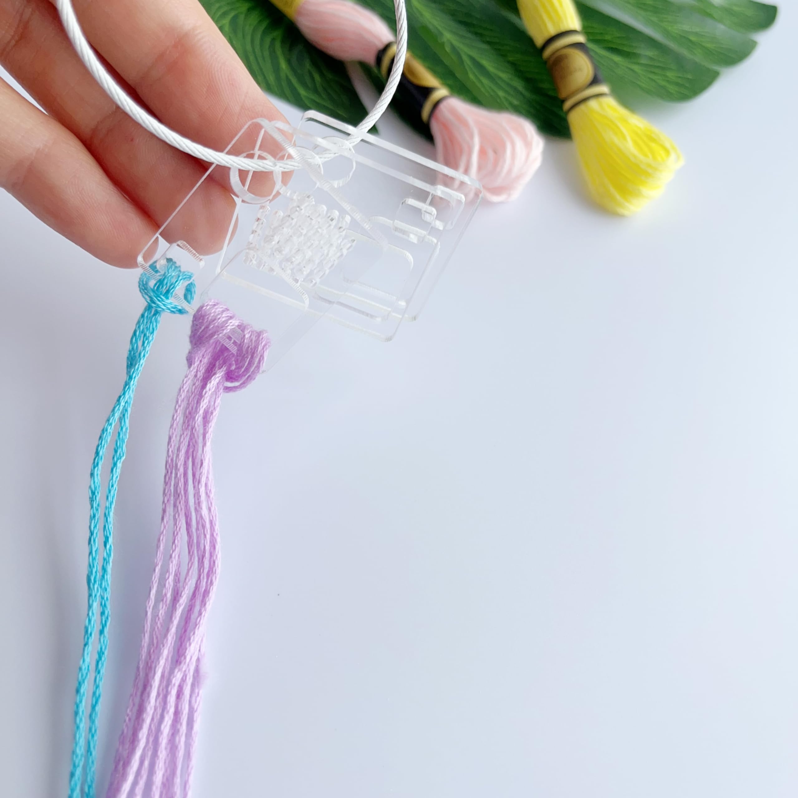 Set of 200 Mini Acrylic Floss Swatches, Floss Drops with Thread Swatch, Variegated Thread Floss Drops (200 PCS)