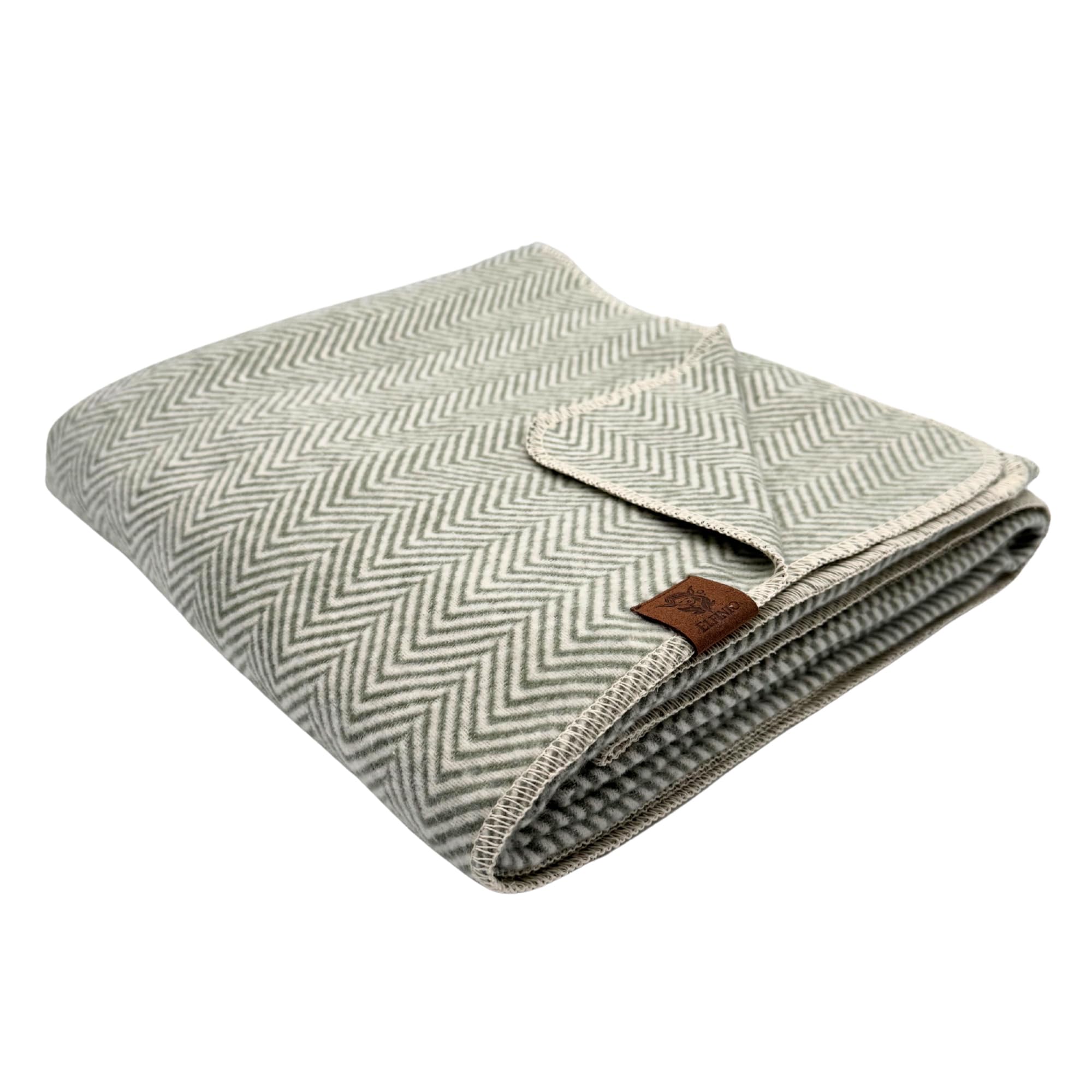 Flanelldecke Elfenweich Fischgrät-Muster (Salbeigrün/Cremeweiß) Made in Austria – weiche & warme Kuscheldecke Wohndecke aus Baumwolle für Couch Sofa Sessel – 140x200 cm
