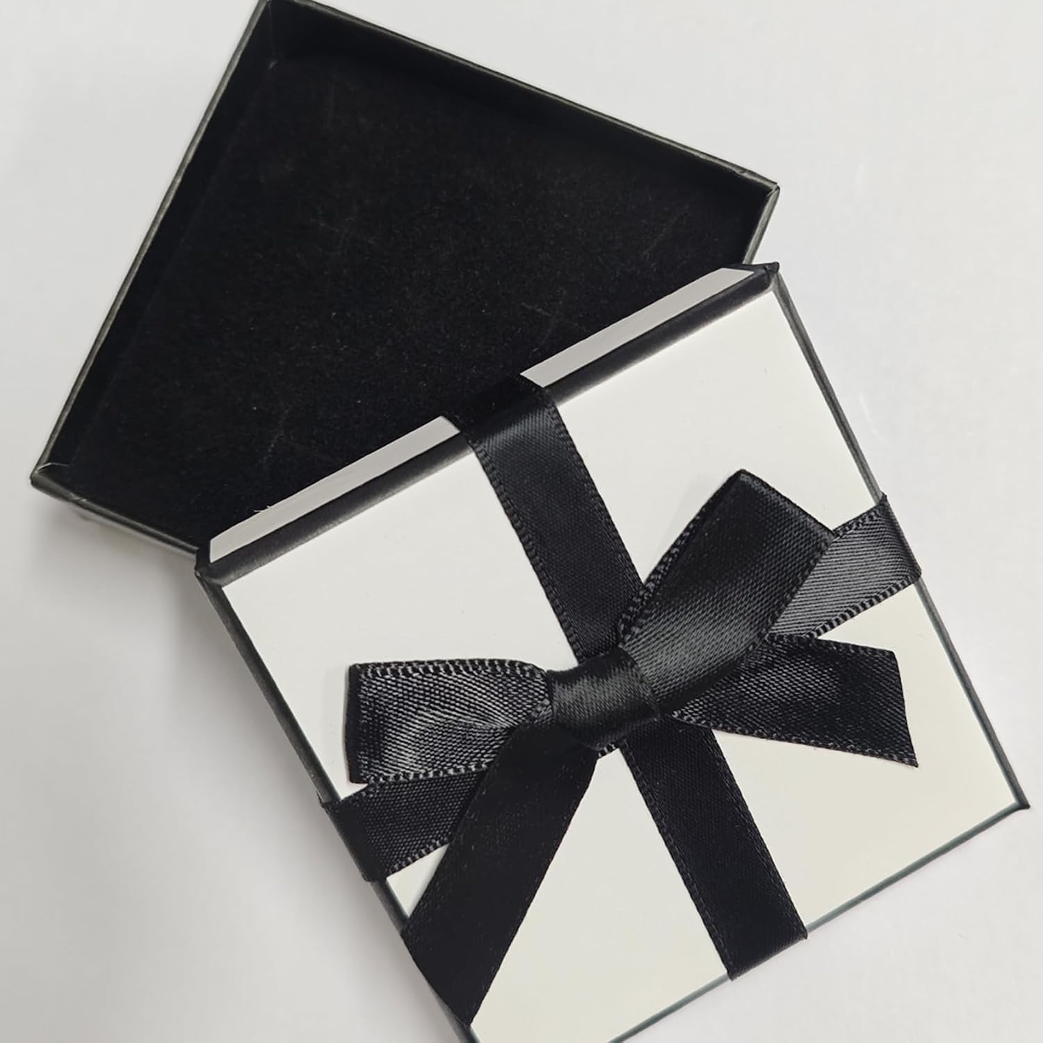 Small Jewellery Gift Box With Lid And Bow, Black/White, 7 x 7 x 2.5 cm