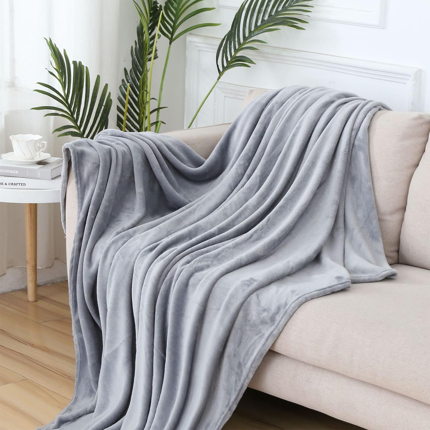 Wlian Luxury Flannel Blanket Single – Ultra Soft Warm Cosy Throw for Sofa & Bed, Anti-Allergy Lightweight Blanket, Versatile Indoor Outdoor Use, 120x200cm, Grey