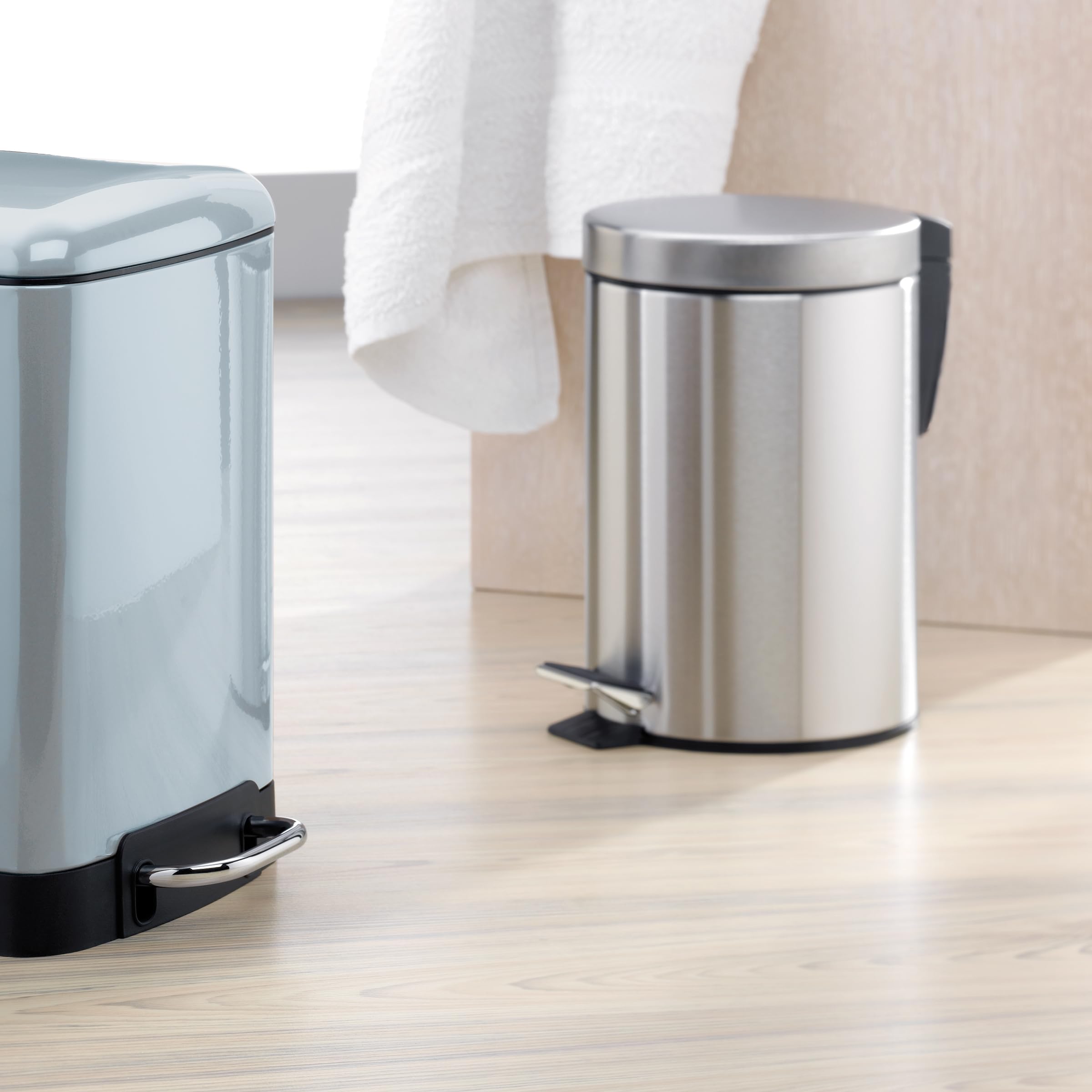 kela Cubo para cosméticos 3 l, cubo de basura con pedal MONACO, cubo de basura de acero inoxidable para baño con cubo interior y asa de transporte, mate