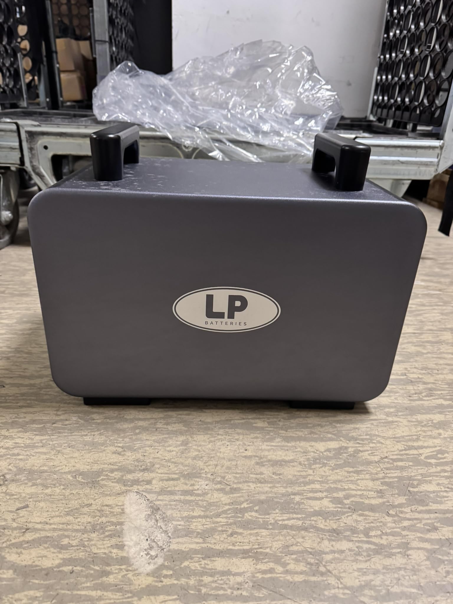 Landport LP2000 PRO Powerstation 1920 Wh (2000 W) – Estación de alimentación móvil con 3 × AC, 2 x USB-C (100 W), 4 puertos USB-A, 12 V coche y CC – para camping, obras y energía de emergencia – Carga