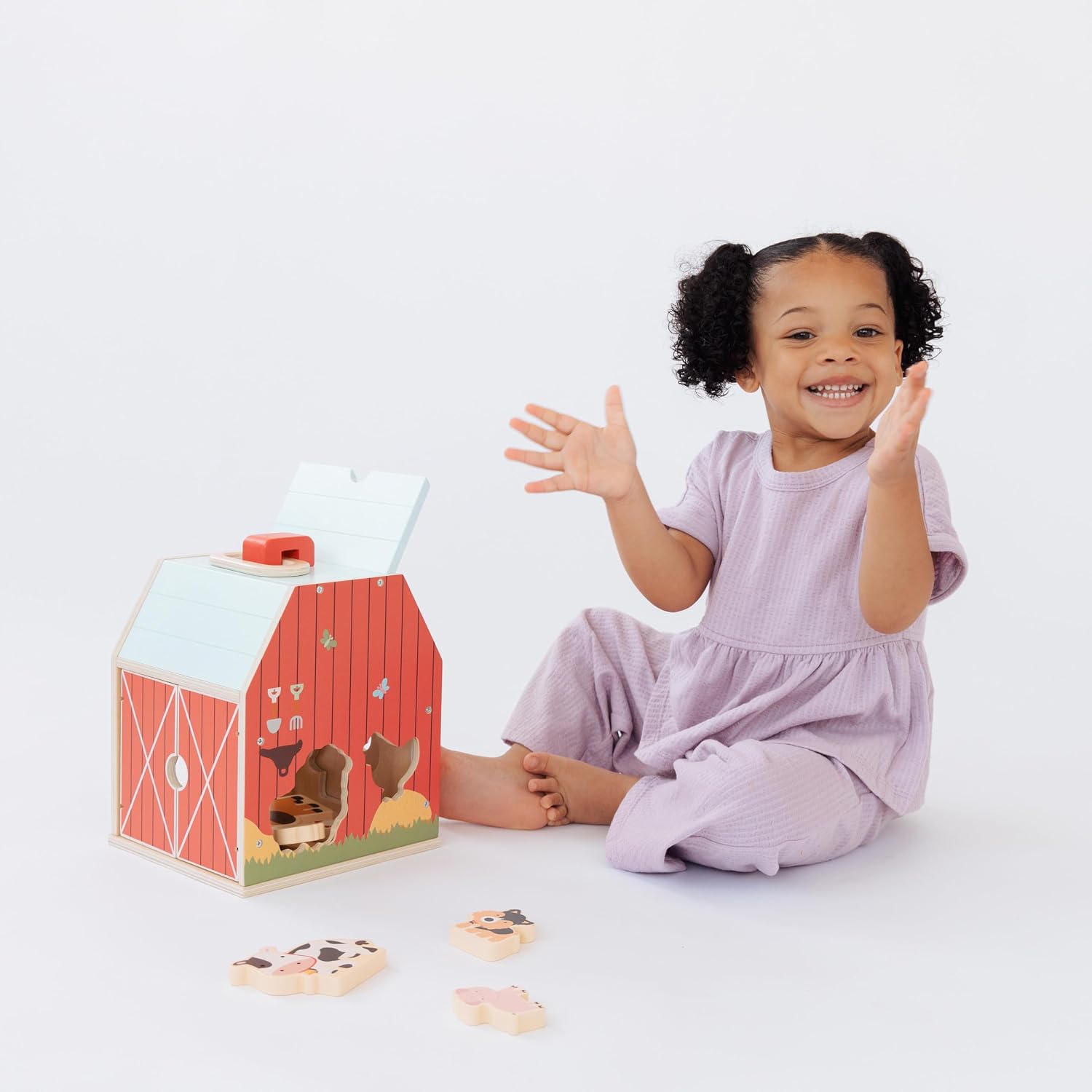Pearhead Farm Animal Shape Sorter – Wooden Barn with 6 Chunky Animal Blocks, FSC-Certified, Flip-Up Roof & Carrying Handle, Montessori Pretend Play Toy for Boys and Girls, 2 3 4 Year Old