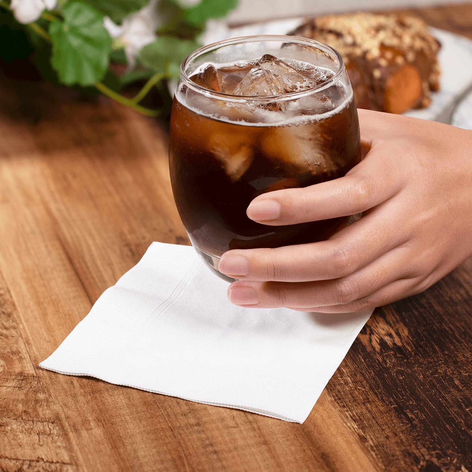 Karat [3000 ct - 5 x 5] Premium Black Cocktail Napkins - 2-ply Beverage Napkins for Bars, Restaurants, Parties - 10 x 10 Unfolded (KN-B1010-2W)
