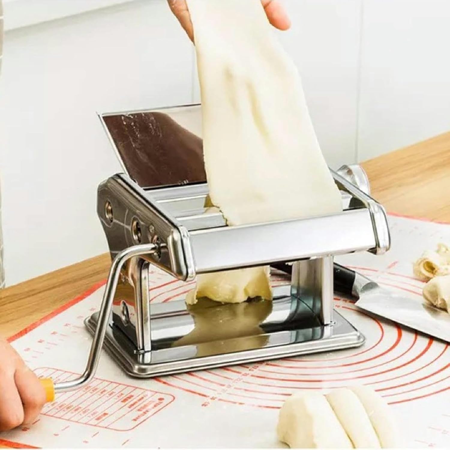 Wzglod Multifunctional Manual Metal Noodle Maker, Adjustable Noodle Machine for Kitchen, 3 Blade Pasta Maker, Suitable for Pasta, Spaghetti, Lasagna Or Dumplings