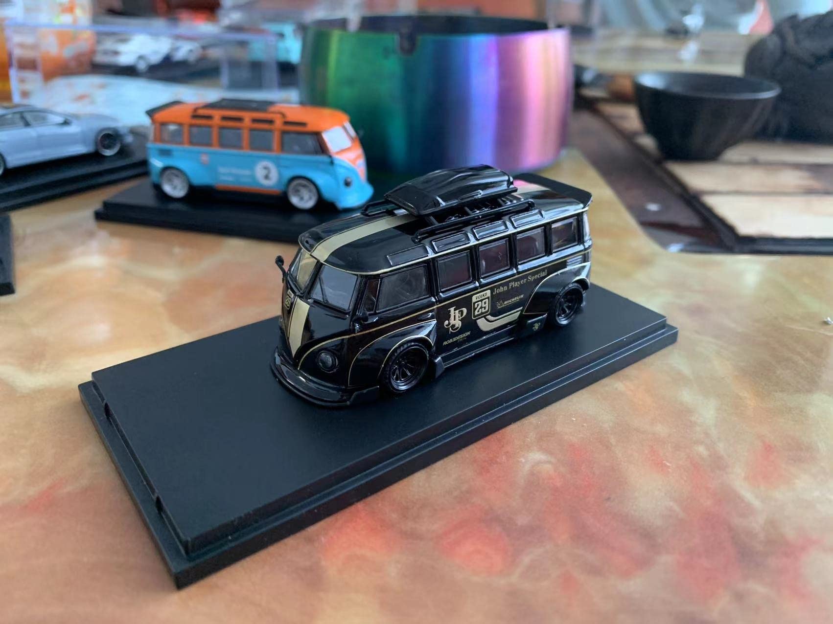 1/64 フォルクスワーゲン VW JPS ワーゲンバス Amazon | 1/64 League Model Kombi フォールクスワーゲン バス