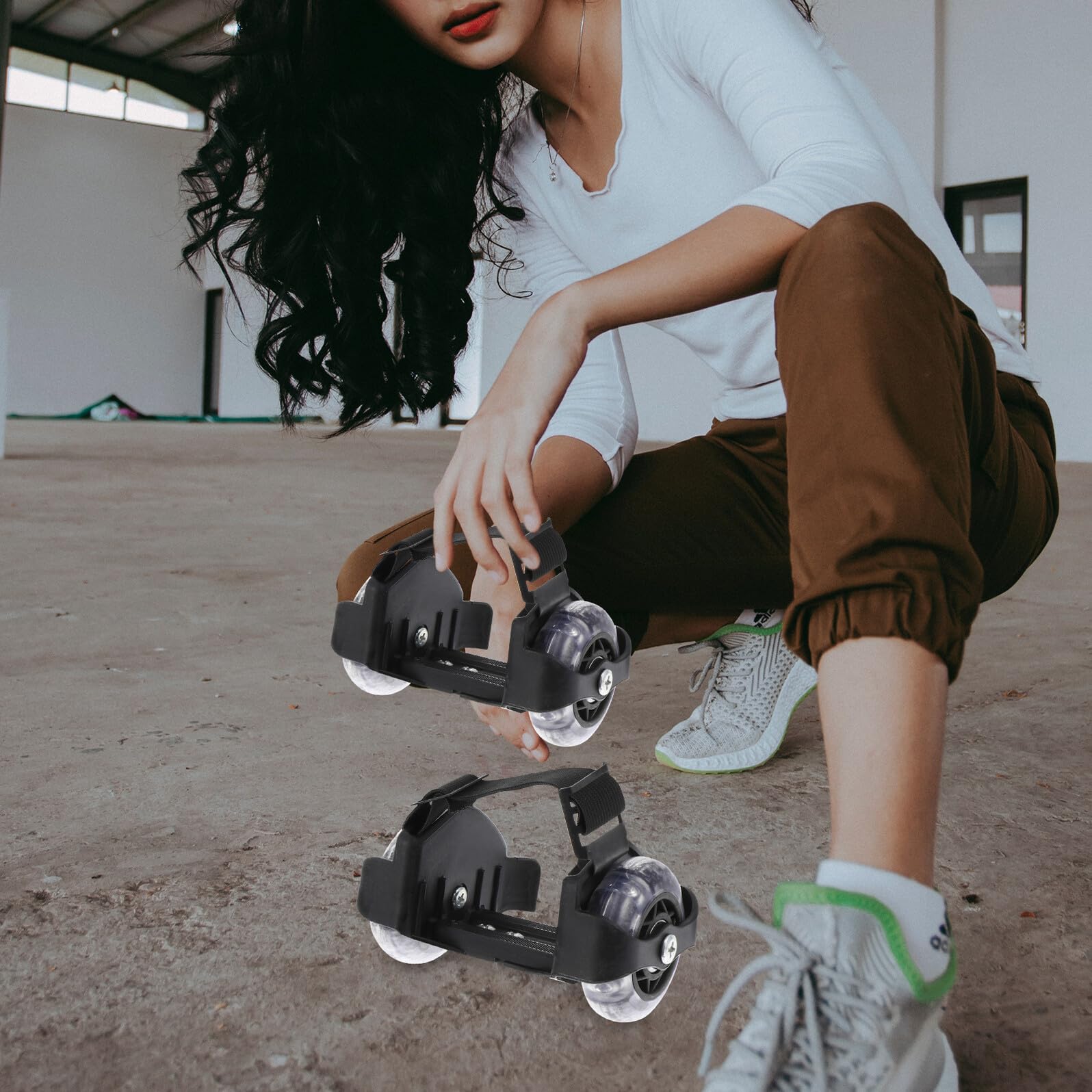 Scarpe Pattini a Rotelle Ruote, Luci Automatiche, Pvc Nero | Versione Telescopica Regolabile, Resistente All'usura, Portata 50kg, per Bambini e Ragazzi