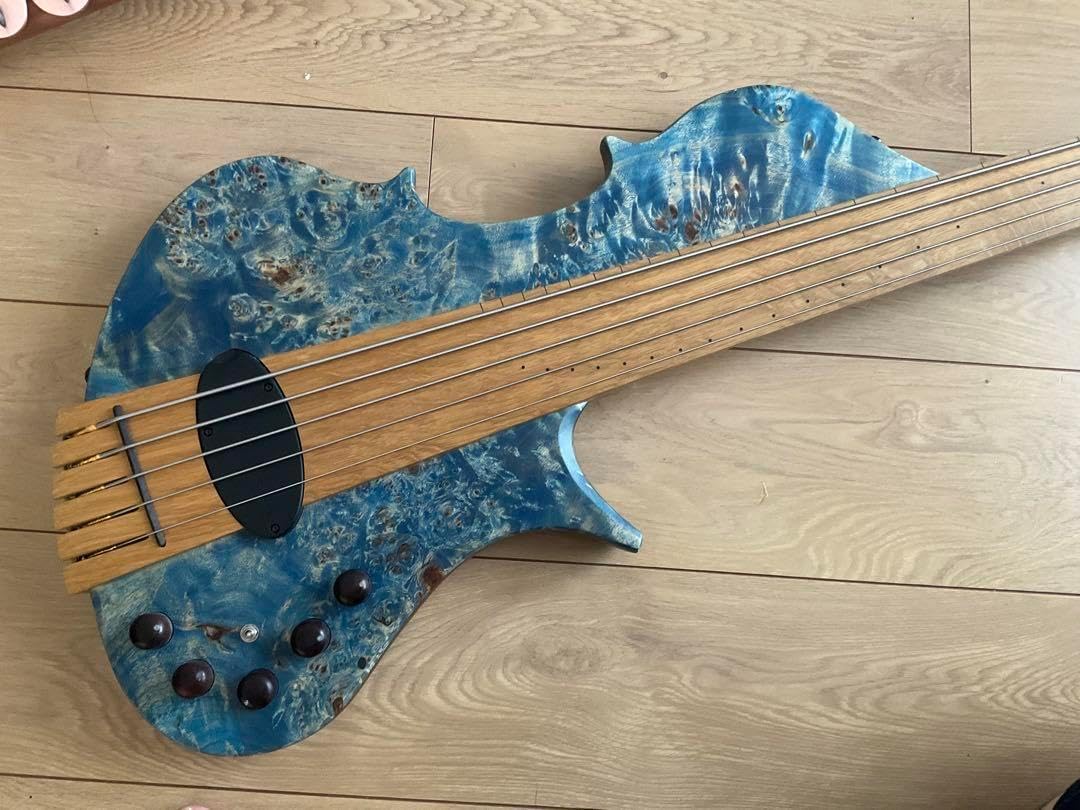 Stradi Sky Fretless 5弦 エレキベース Stradi Sky Fretless 5弦 エレキベース