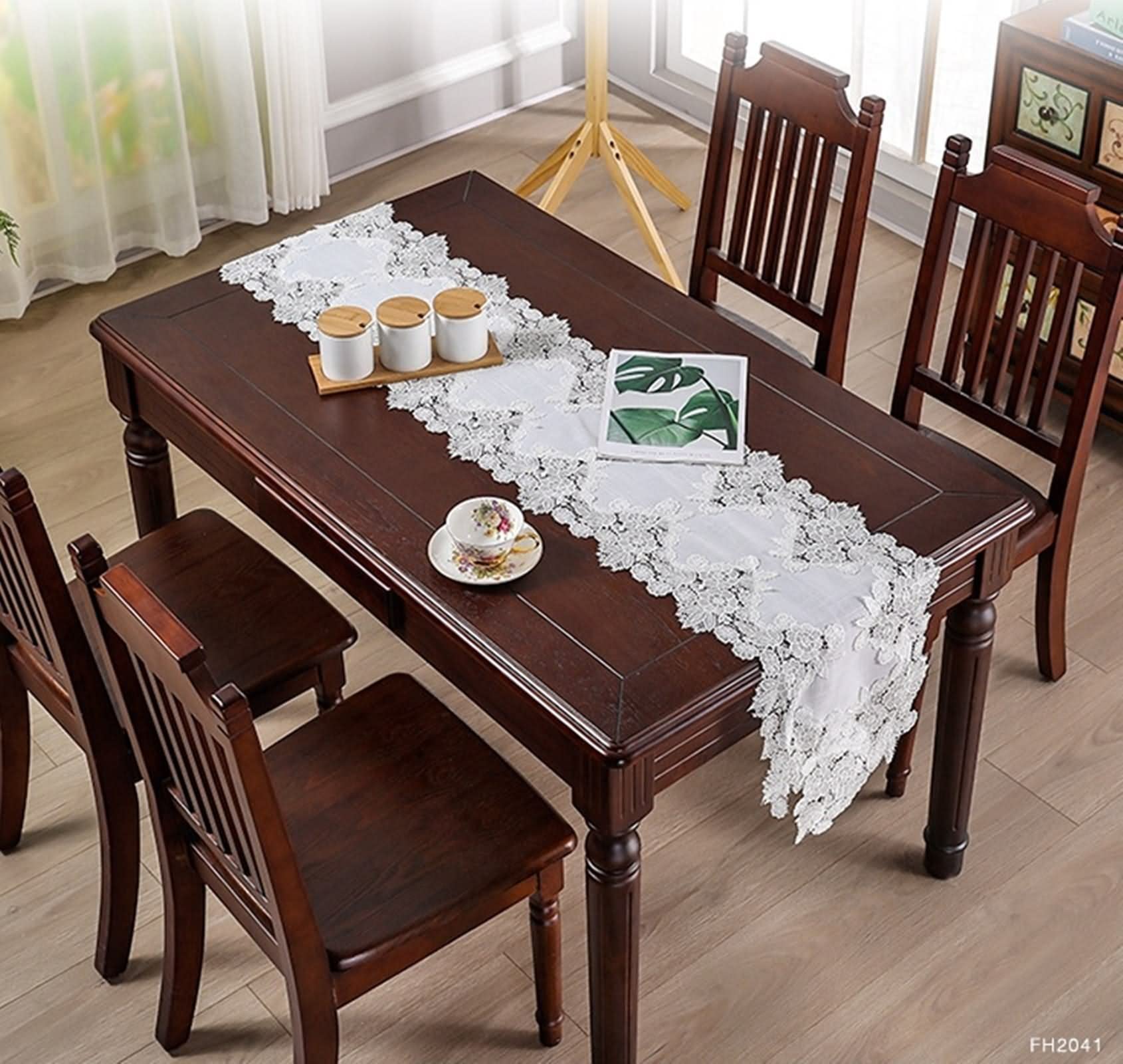Tischläufer Weiß Rolle, Tischdekoration Zu Weihnachten aus Polyester Spitzenmuster Weiß 35x240CM für Partys Abendessen