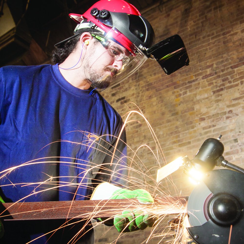 Flаѕh Sаlе Buу 1 gеt 1 Sellstrom Plasma/Flame Cutting, Grinding Safety Face Shield with Universal Slot Adapter, Clear Anti-Fog Polycarbonate Window with Shade 6 UV/IR Flip Front Visor, Black, S32162