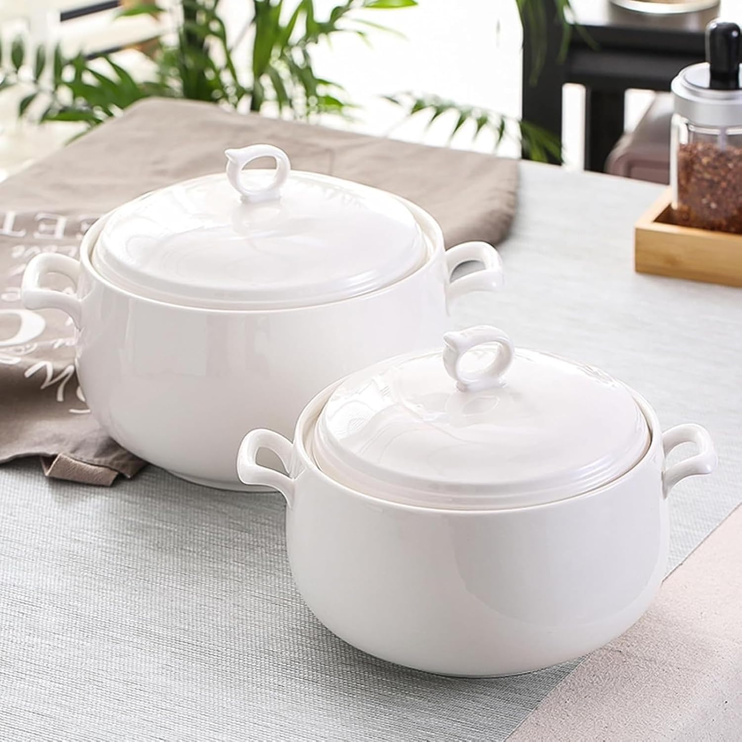 Ceramiczna miska do zupy z pokrywką, okrągła porcelanowa miska do domu i restauracji, nadaje się do mycia w zmywarce i piekarnika, idealna do serwowania i dekoracji, pojemność 2 l