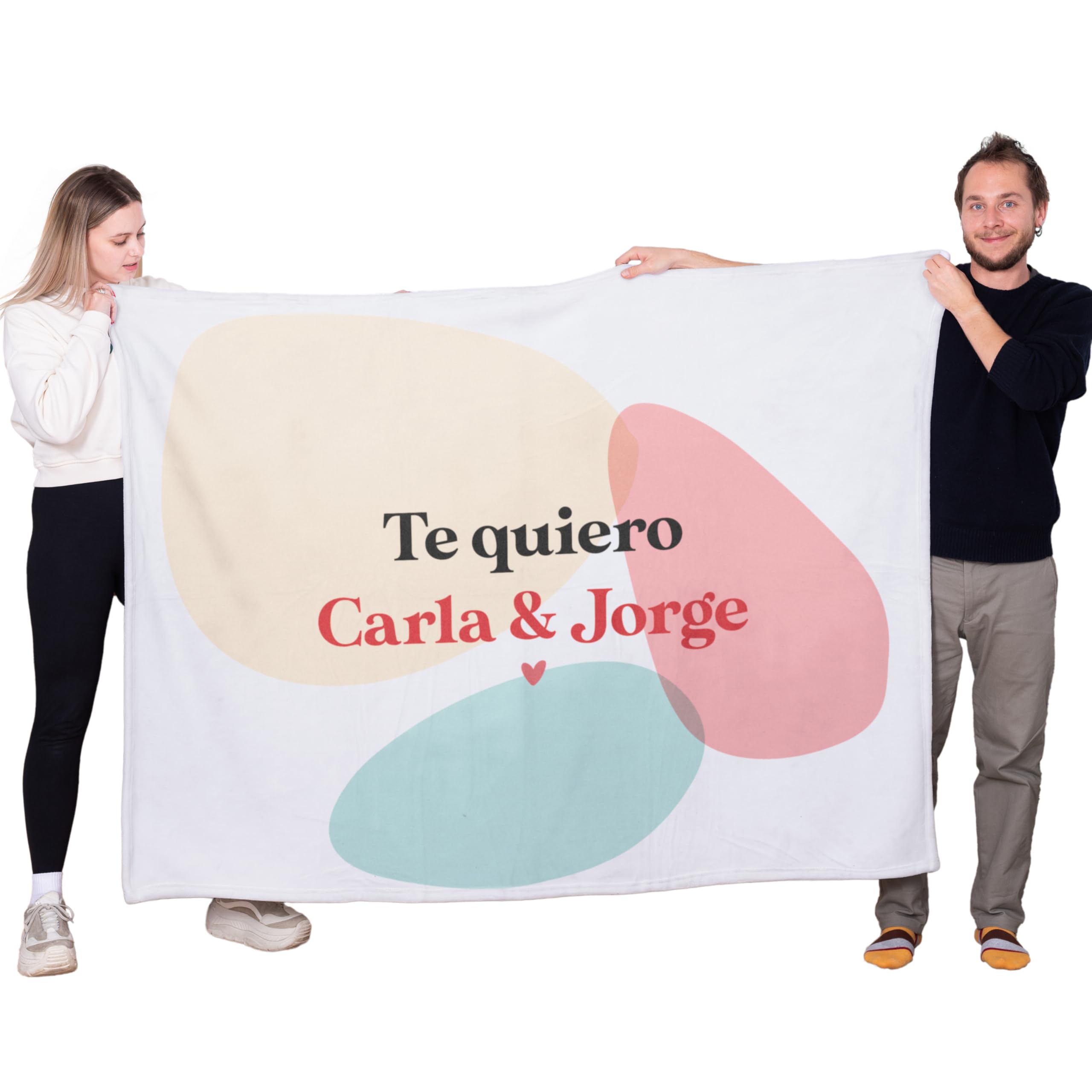 Manta Personalizada de 170x130cm con Nombres o Texto Diseño Te Quiero Disponible el Tela Polar, Coralina y Sherpa Borreguillo para Sofá o Cama Perfecta para Regalo Original (Coralina)
