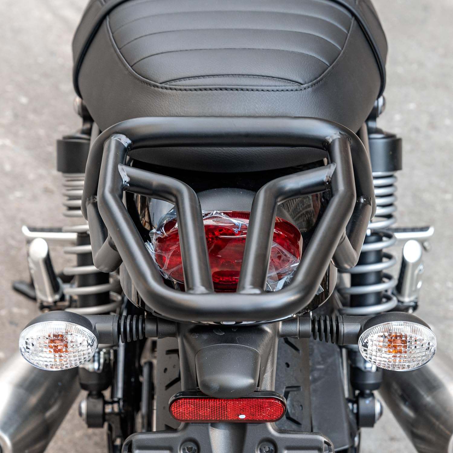 Amazon.co.jp: オートバイリアラゲッジラック 助手すりバー Triumph 