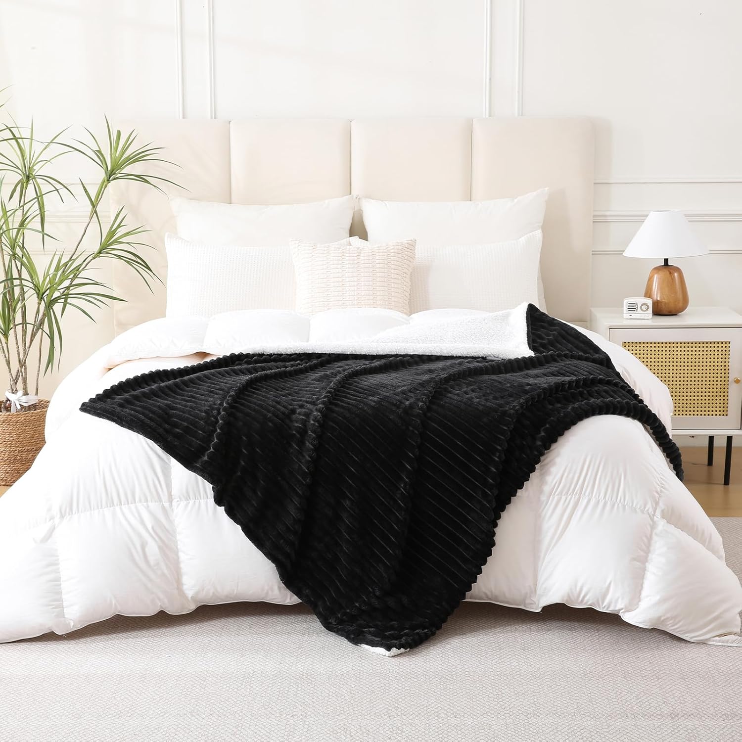 Black Sherpa Fleece Throw Blanket 60”×80” for Couch Sofa Bed,Double Side Soft Fuzzy Cozy Plush Thick Flannel Blanket with Striped Design,Gift for Adults,Woman,Girls