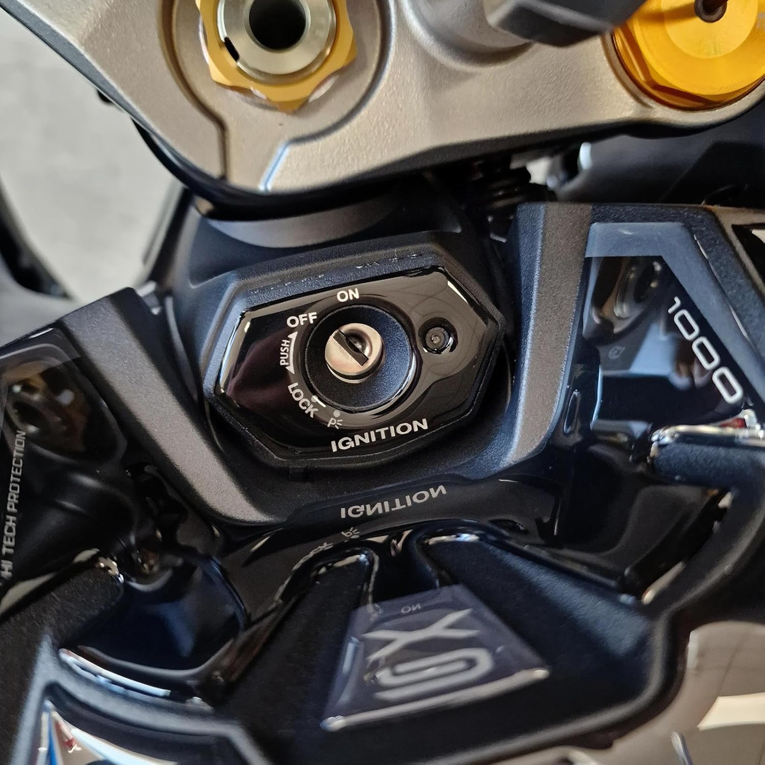 Resin Bike Motorbike 3D Stickers Compatible with Suzuki GSX-S 1000 GX 2024-2025. Key Area Protection from Impact and Scratches. Sticker 3D Resin Made in Italy