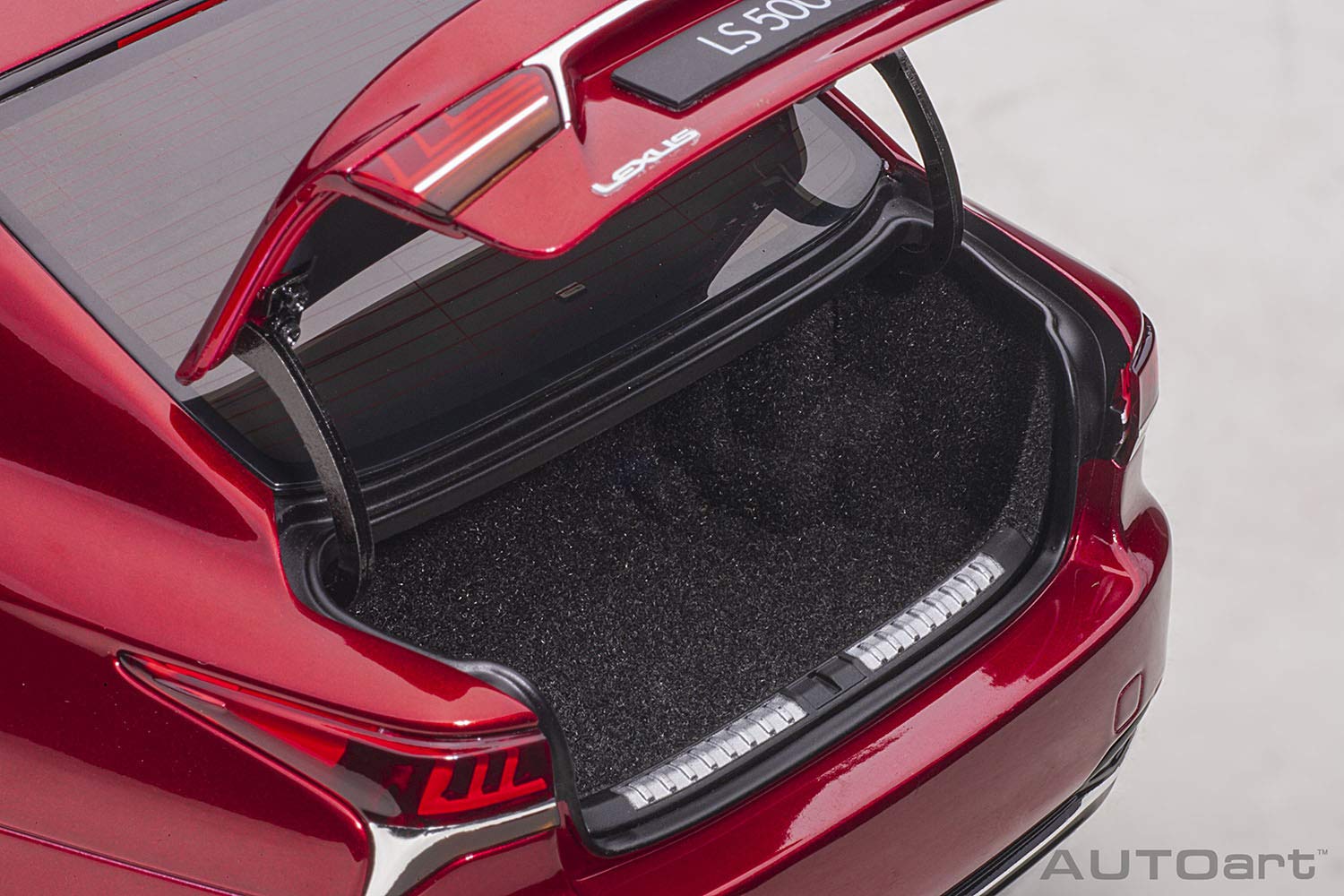 Amazon.co.jp: AUTOart 1/18 レクサス LS500h メタリック・ダーク