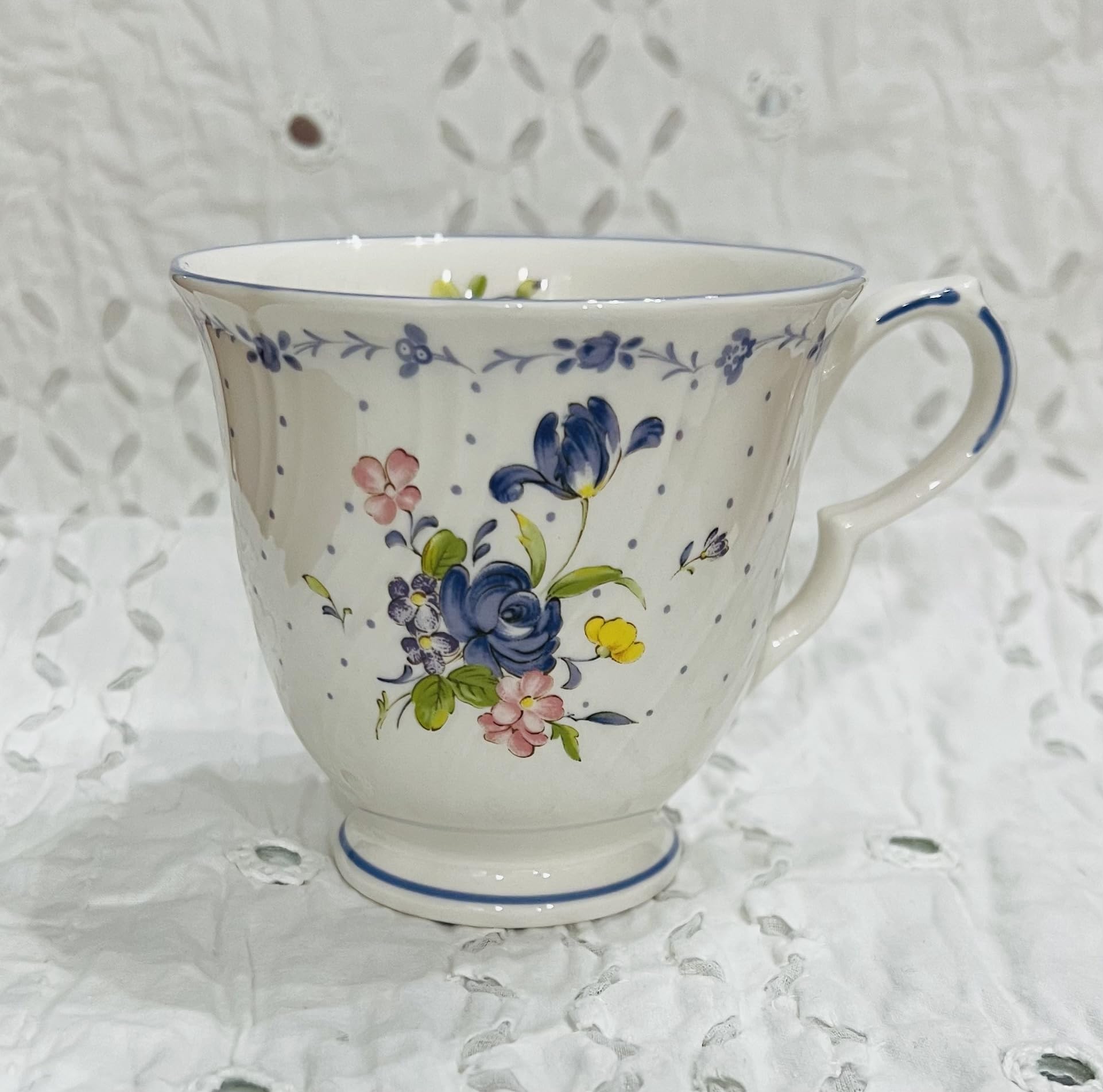 Amazon | ブルーピオニーby Nikko、中国Cup & Saucer | Nikko Ceramics