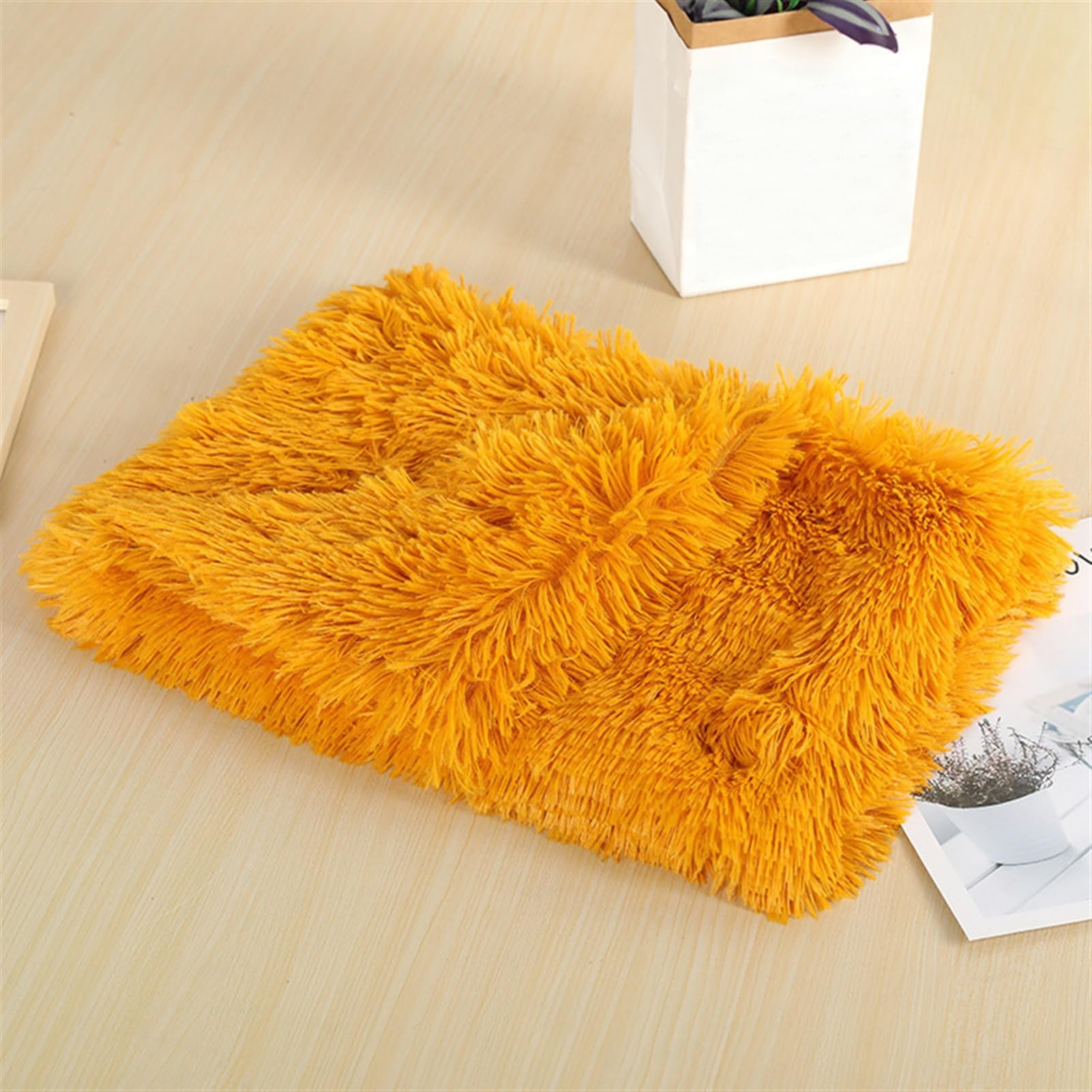 Wokuaile Puppy Blanket Pet Soft Fleece Dog Blankets Fluffy Warm Cat Kitten Throw Plush Washable Reversible for Large Medium Small Dog Yellow, 36 x 56 cm