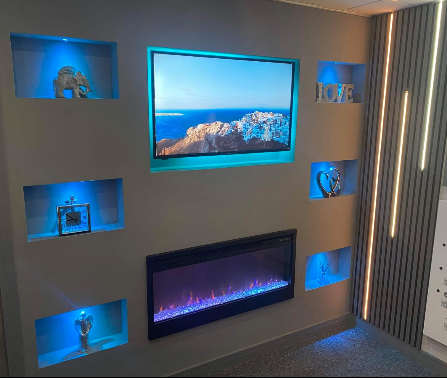 DIY Plug & Play RGBW Colour Changing LED Media Wall Lighting Kit with Remote Control (8)