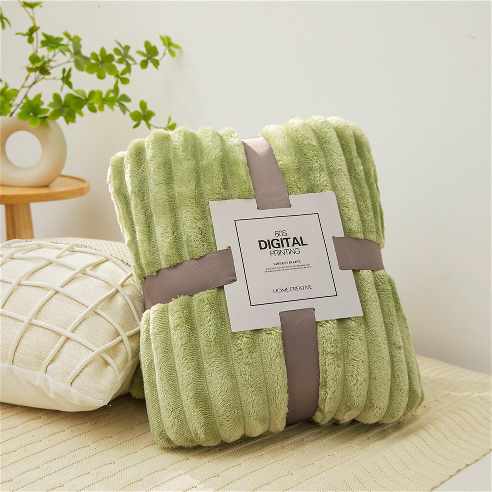 DOTBUY-SHOP Flannel Blanket Soft Throw Blanket, Warm Blankets and Throws, Thickening Throw fit all Season, Versatile Flannel Blankets For Sofas, Bed, Travel (200x230cm,Green)