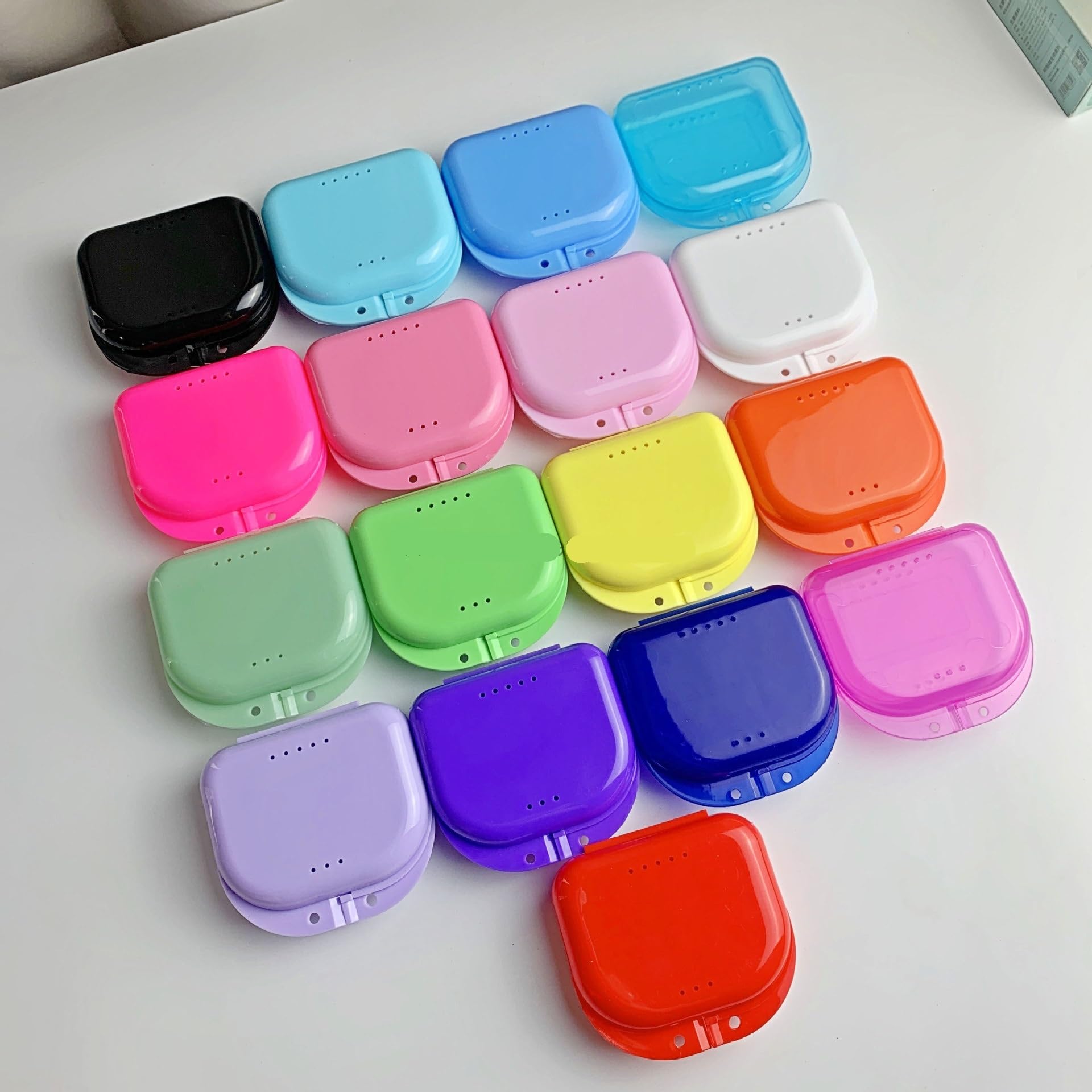 Zahnprothesenetui 30 Stück Aufbewahrungsboxen for Zahnspangen und Mundschutz, geeignet for kieferorthopädische Prothesen, mit Belüftungslöchern(30pcs Pink)