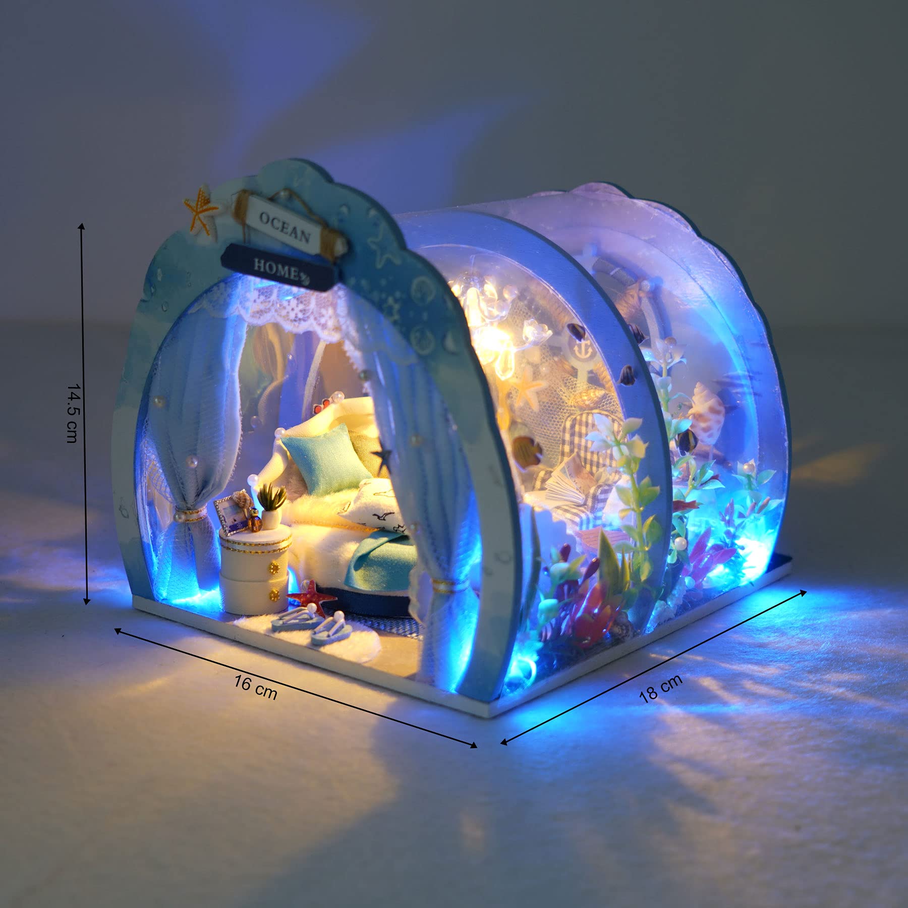 Cuteefun Miniaturowy zestaw do budowania domku dla lalek DIY, drewniany budynek z meblami, niebieskie światło LED, mini dom marzeń nad oceanem, ręcznie robione rzemiosło na urodziny, Walentynki