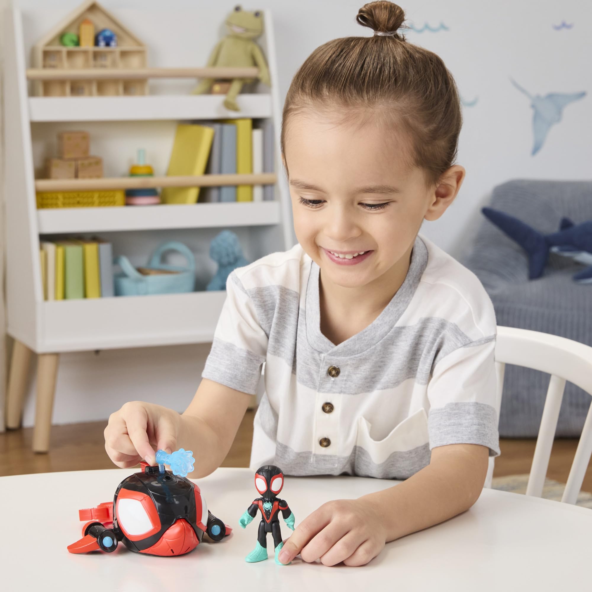 Spidey and his Amazing Friends Marvel Water-Webs Spin Dolphin Submarine Toy, Black, Miles Dolphin, 7.6 cm - Image 3