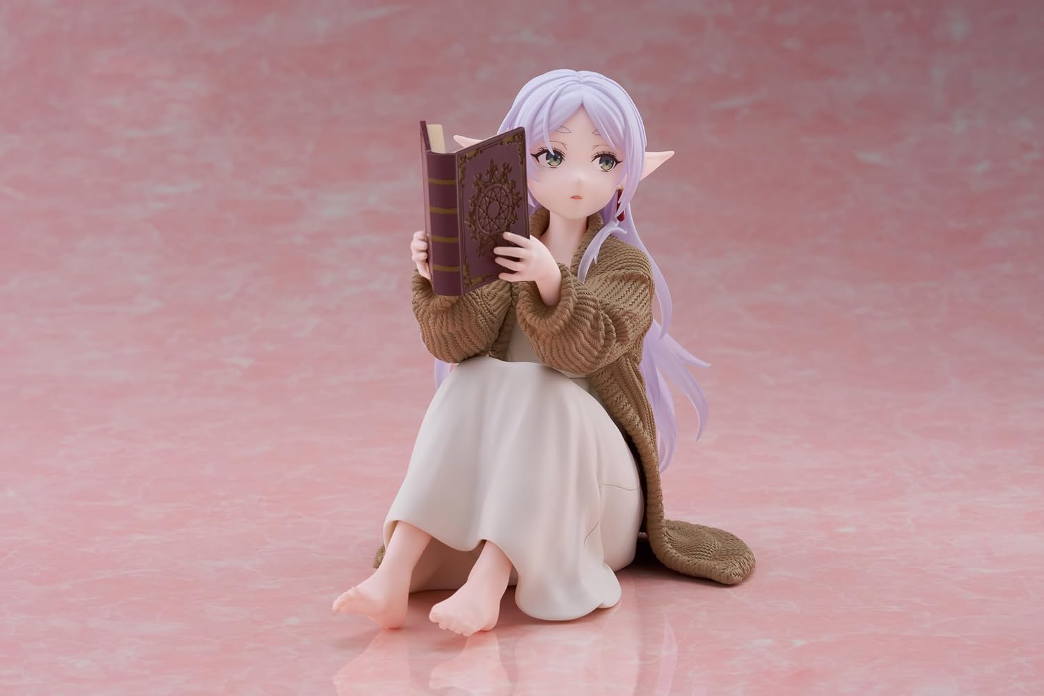 Taito-Frieren: Beyond Journey's End Desktop Cute Figure - Frieren (Roomwear Ver.)