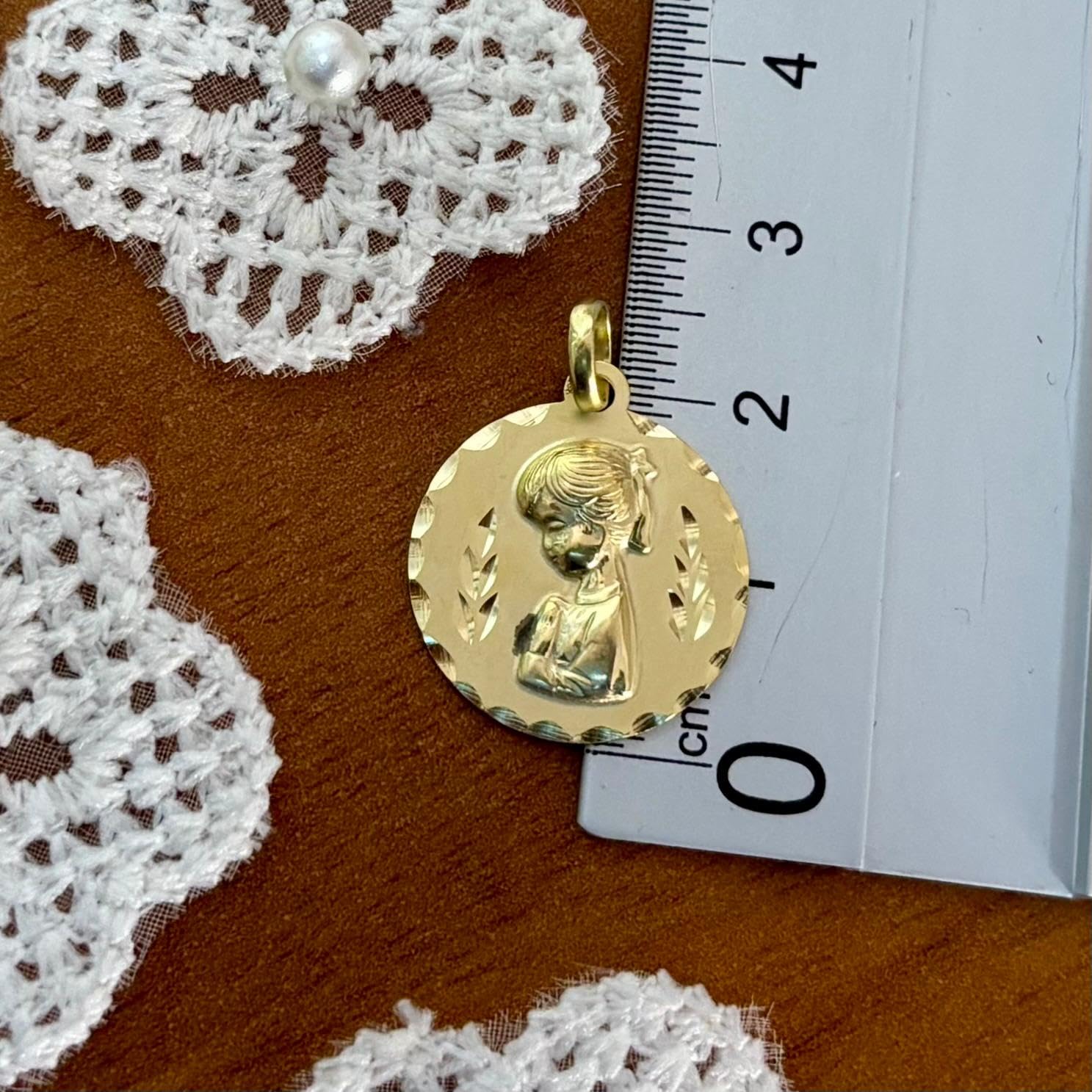 Medalla Virgen Niña Plata ley chapada oro matizada Primera Comunión