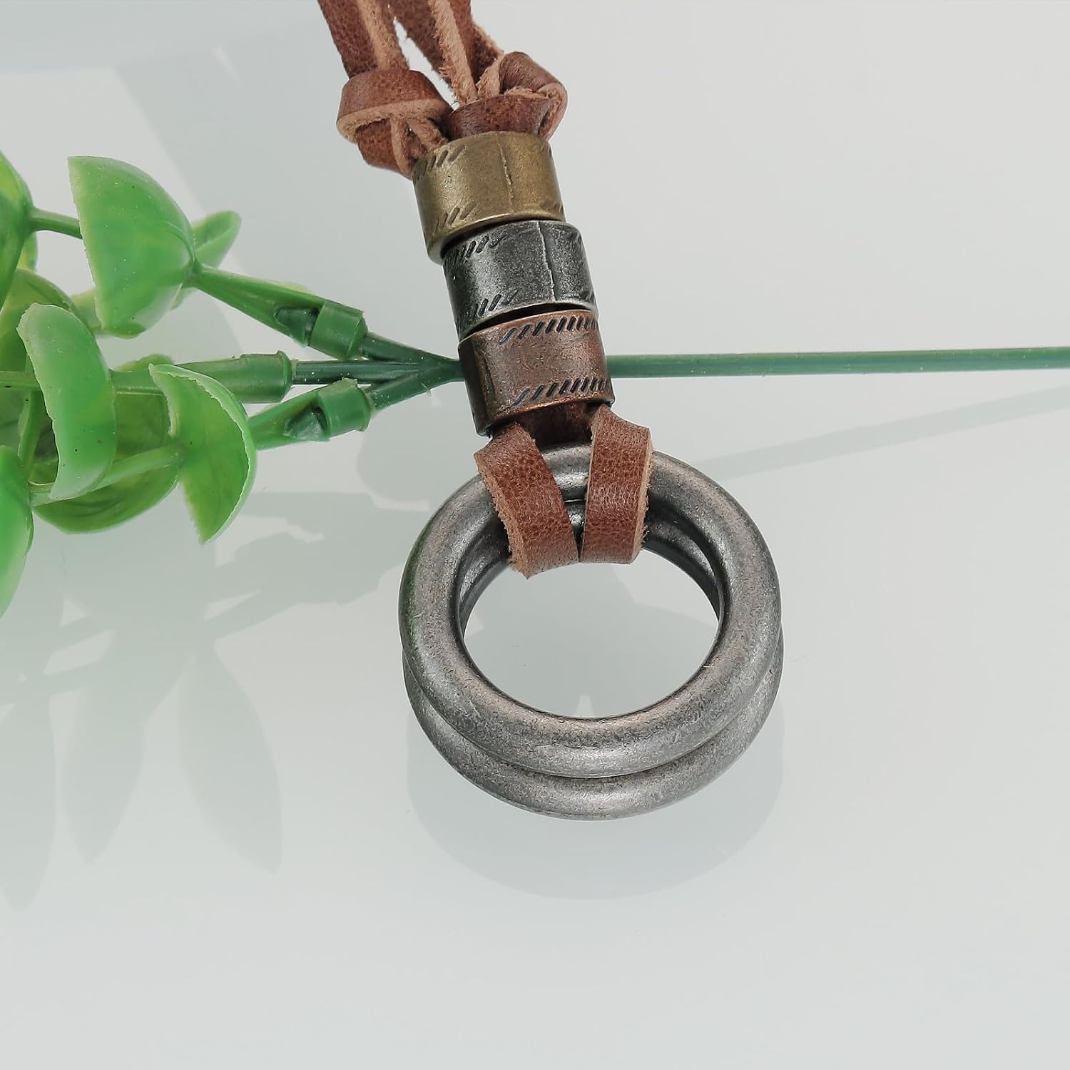 HUTIMY Eyeglasses Necklace for Women Leather Stylist Men Loop Reading Glasses Holder O Ring Girls Glasses Necklace