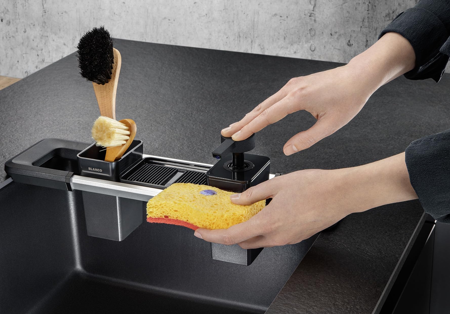 BLANCO Worktop Organizer Spülmittelspender | Seifenspender für Küchenspülen | 200 ml Füllmenge | Spülmittel, Seife, Reinigungsmittel | Reinigungscontainer für Utensilien & Abtropfschale