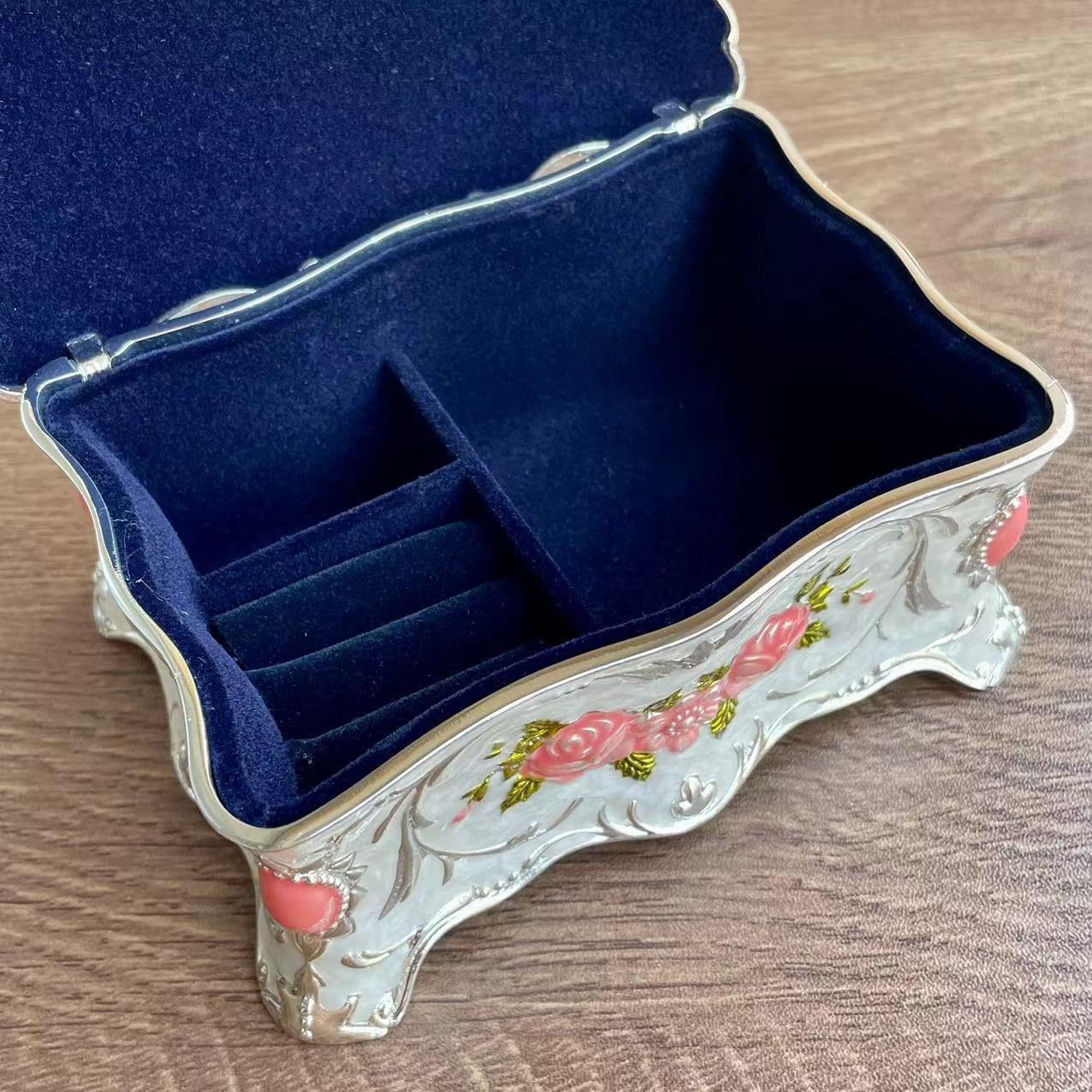 Truewon Jewelry Chest Rose Pastoral Style Metal Box Trinket Vintage Trinket Gemstone Storage Tray Treasure Souvenir Gift Case for Girls Women (White Pink Golden, Medium)