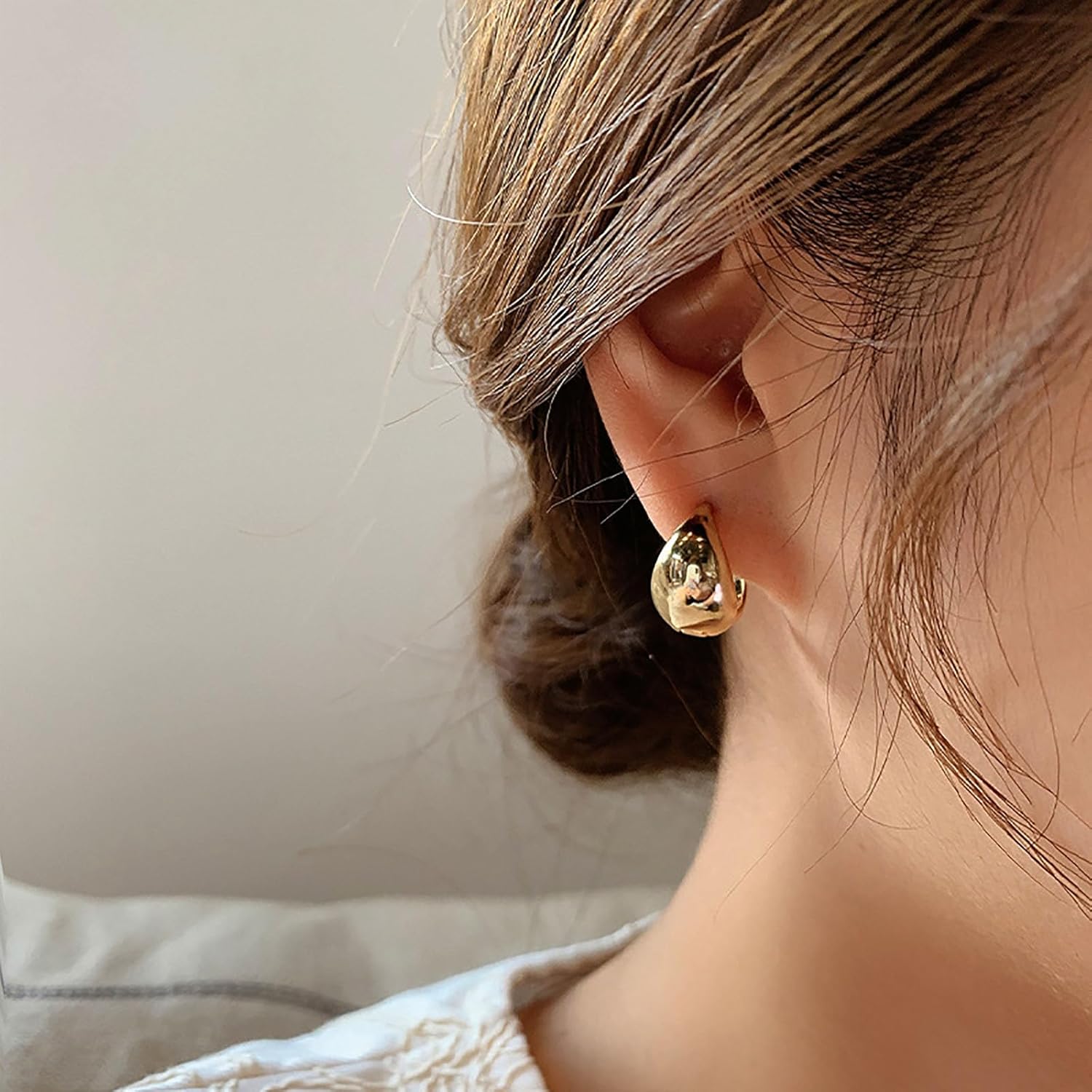 Chunky Gold Hoop Earrings Thick Lightweight Waterdrop Earrings Vintage C Shape Hoop Earrings Exaggerated Teardrop Metal Stud Earrings Jewelry for Women and Girls - Image 2