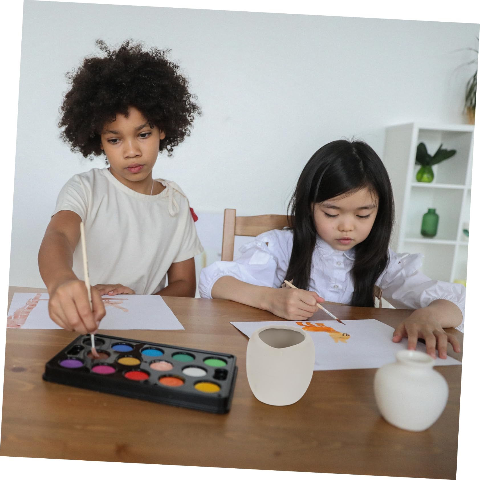 手描き花模様卵型花瓶 手描き花模様卵型花瓶