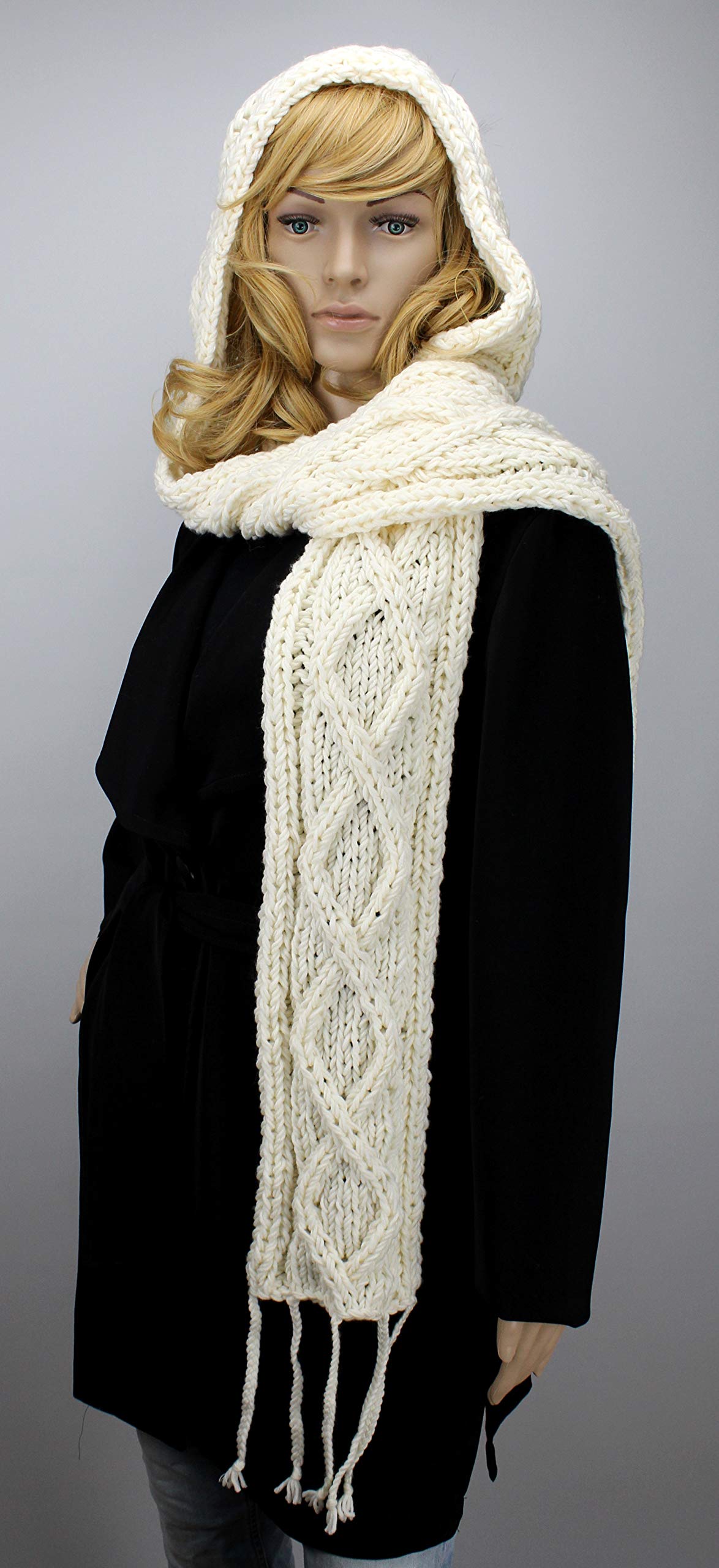H.E.Arts Kapuzenschal exklusiv mit Kunst-fellbommel und Fransen Schal XXL handgestrickt