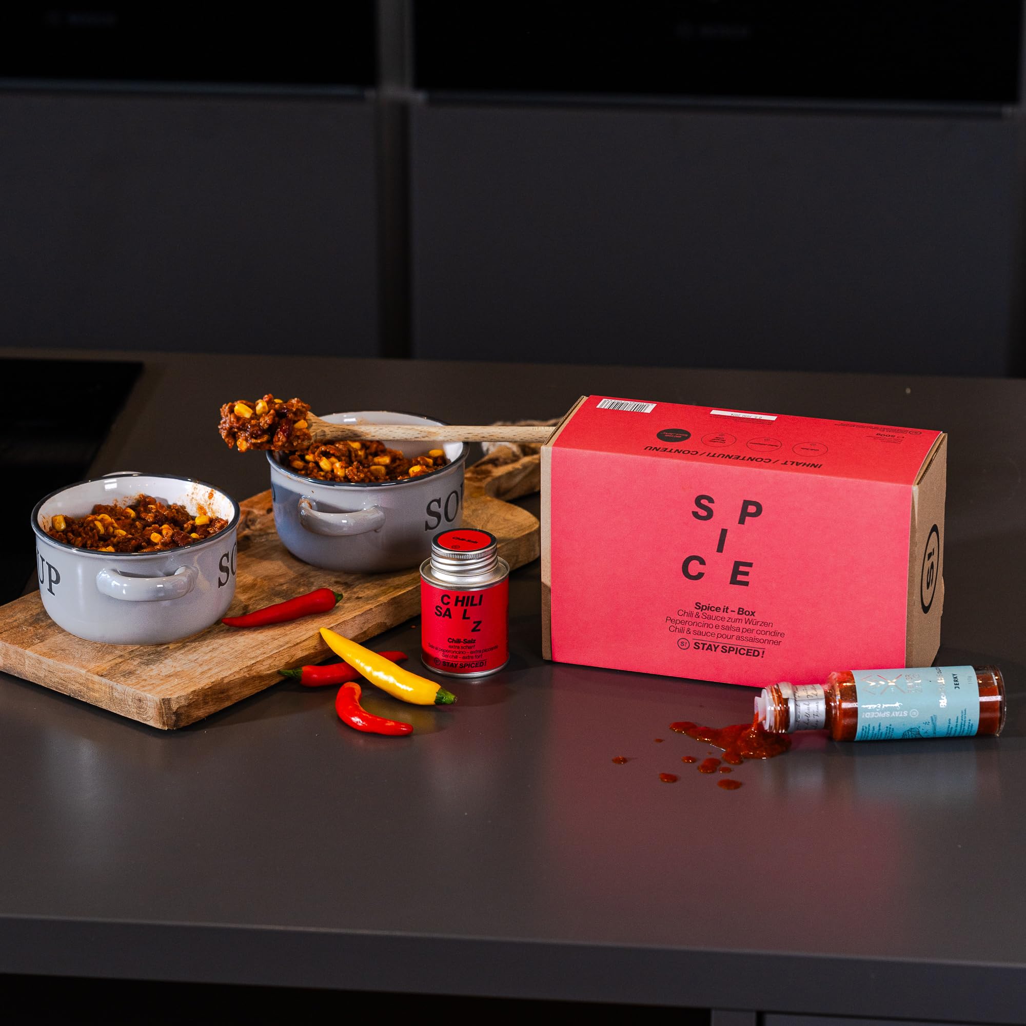 STAY SPICED! Spice It | Premium Geschenkbox mit 3 Chili Gewürzen & Sauce