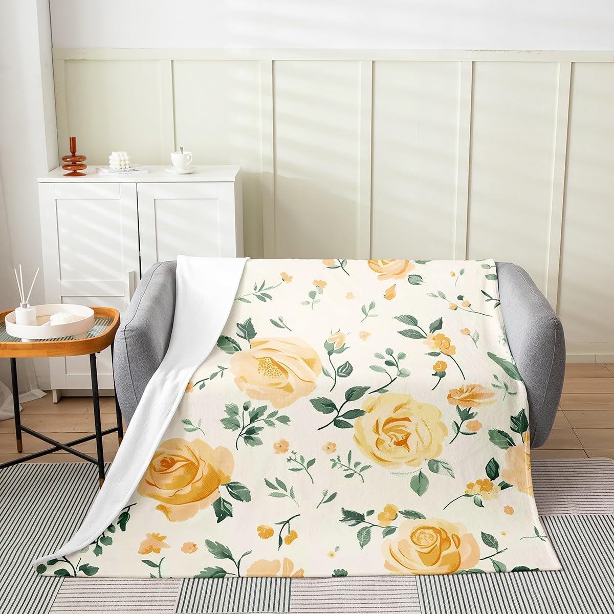 Manfei Rose Flowers Fleece Throw Blanket All Season Rustic Style Shabby Bed Blanket Yellow Rose Floral Fuzzy Blanket for Bed Sofa Couch Yellow Beige Plush Blanket 50"x60"