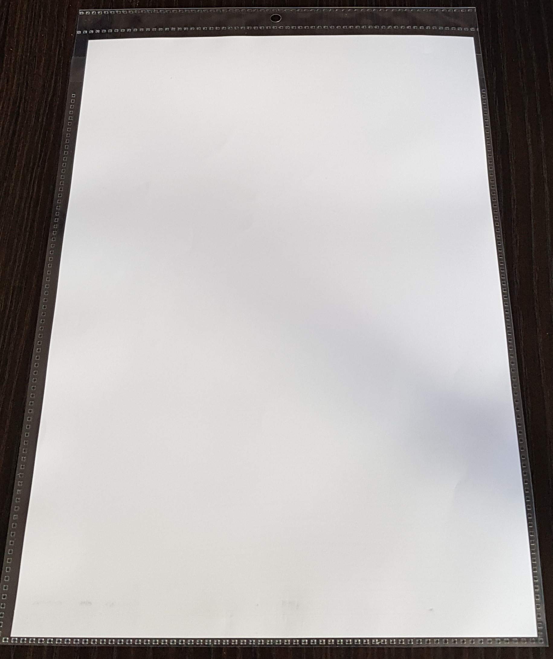 100x A4 Aufhängetasche mit Überfallklappe & Lochung | 100x A4 Sichttasche aus 145my PP. Glasklar, recycelbar. Mit Schutzklappe oben & Lochung mittig für Aushänge.