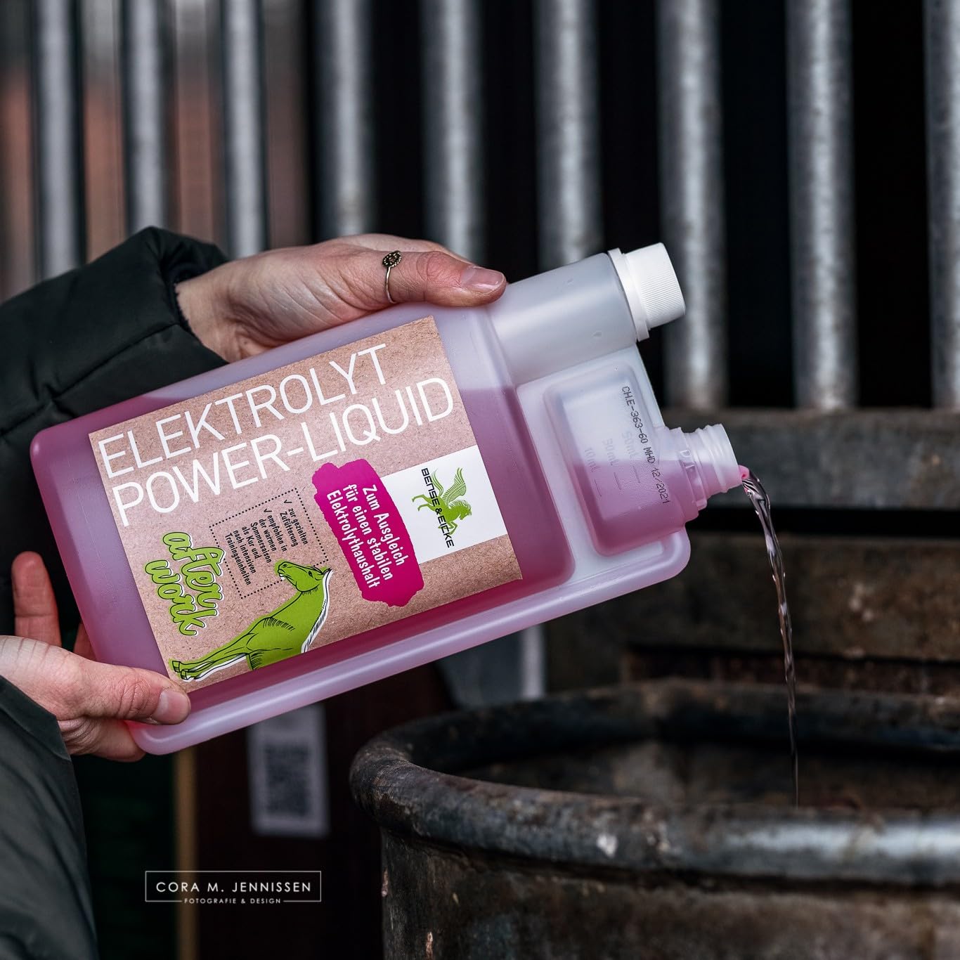 Bense & Eicke Elektrolyt Power Liquid 1000 ml – Elektrolyt Liquid pour chevaux, complément alimentaire avec vitamine B12 – Fabriqué en Allemagne
