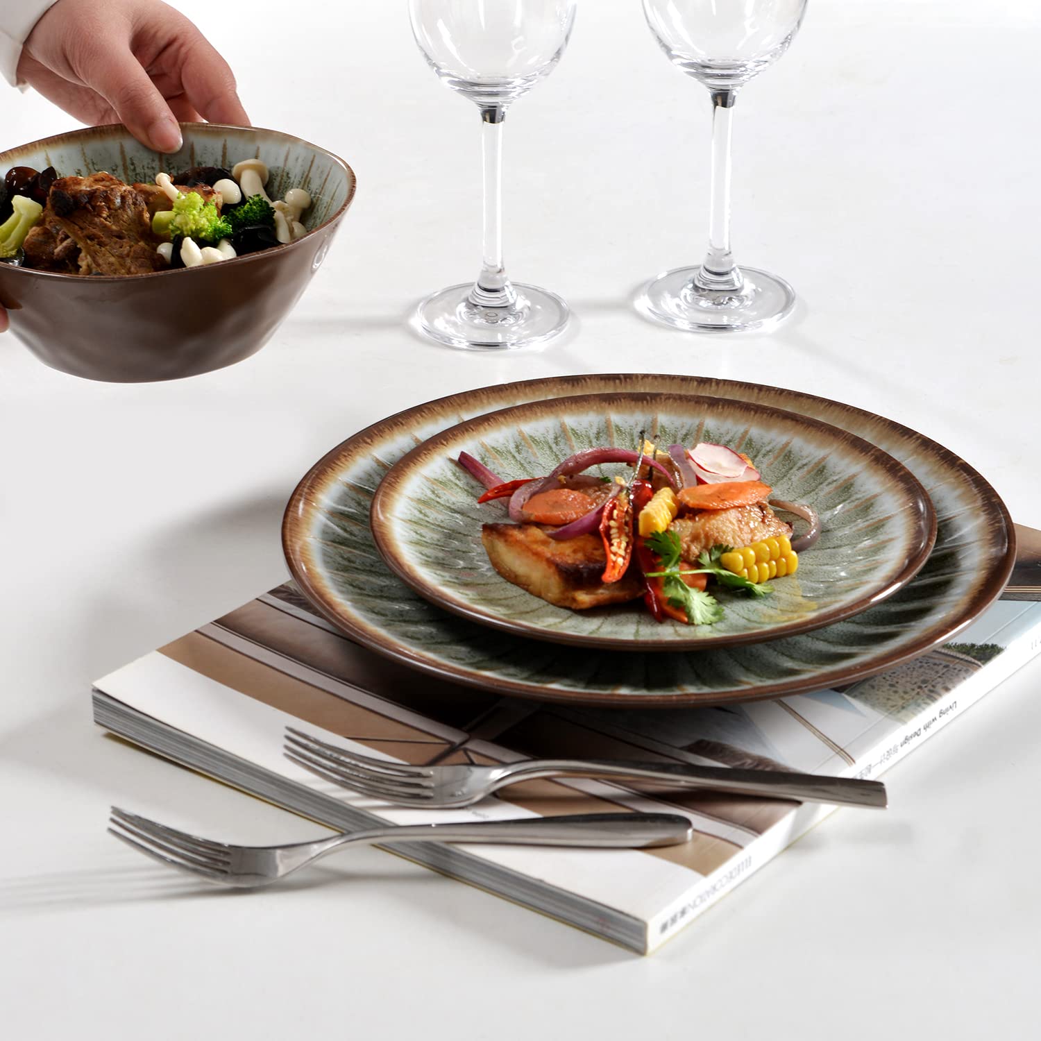 Dinnerware Set