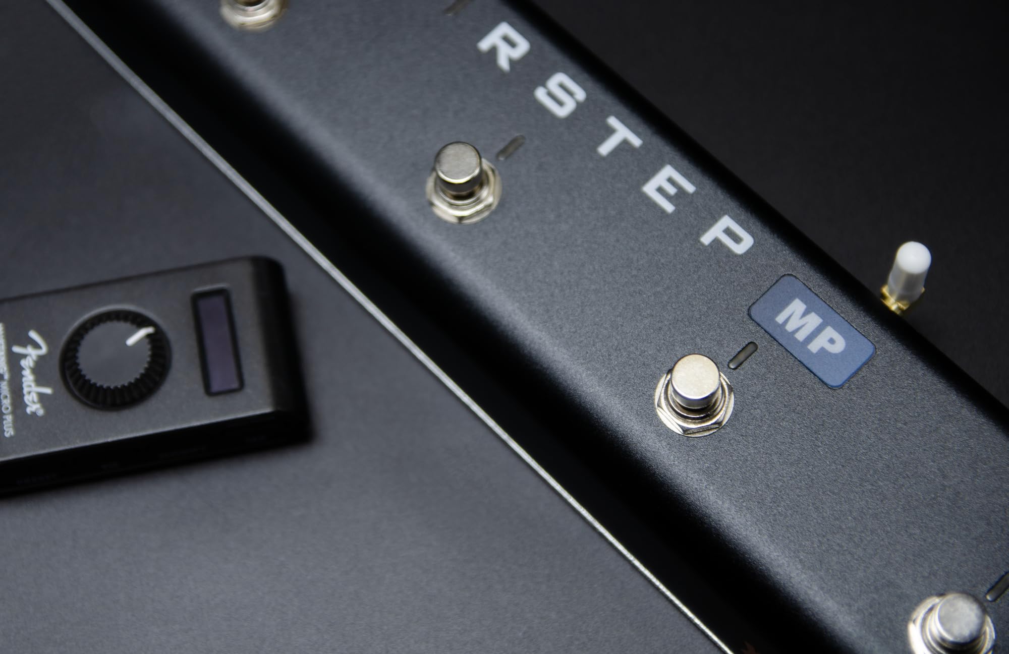 XSONIC AIRSTEP MP Edition, Fußschalter für Fender Mustang Micro Plus: Presets wechseln, Effekte umschalten, Tap-Tempo setzen, Tuner aktivieren und Parameter in der Fender Tone App anpassen
