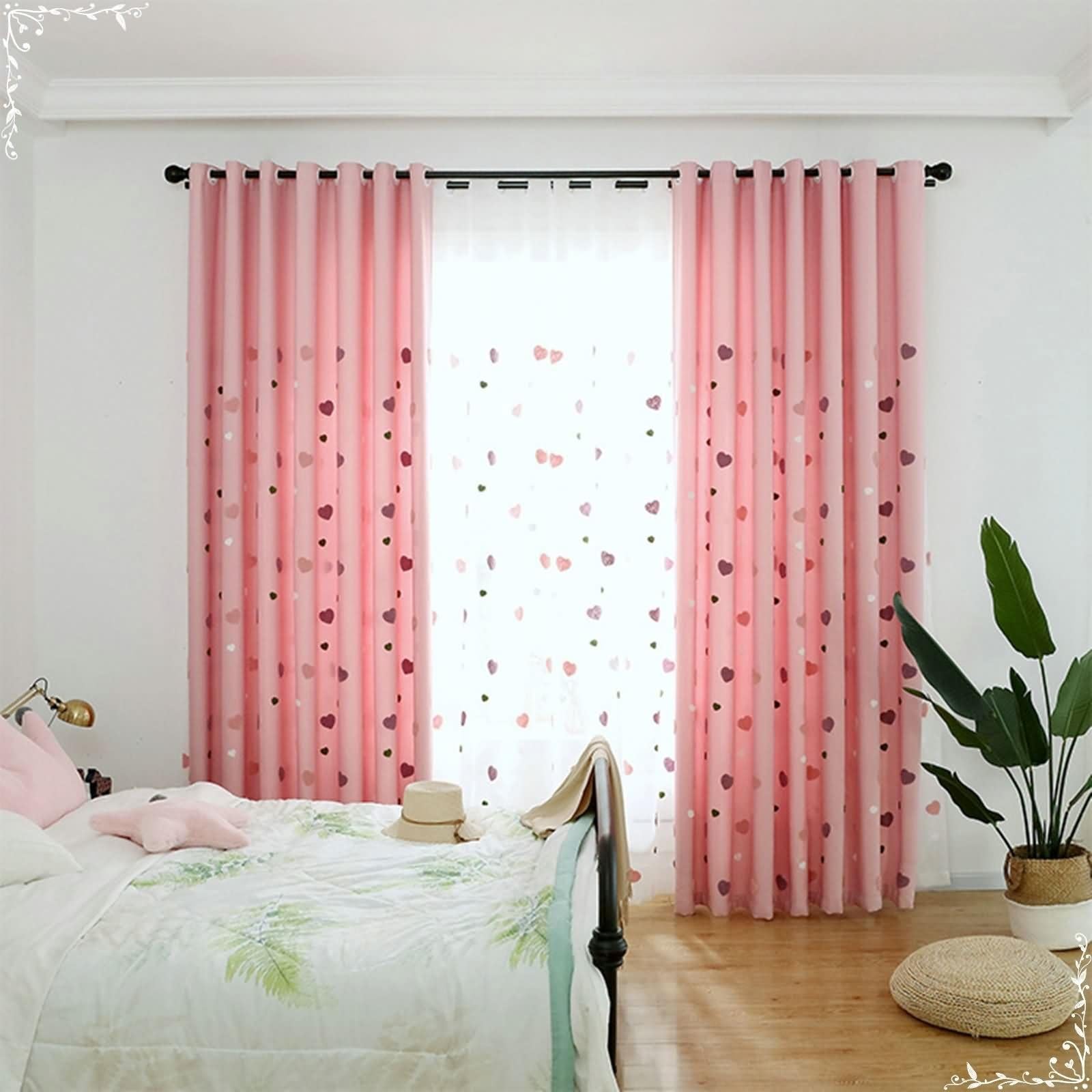 Beydodo Rideaux Occultant Salon Lot de 2, Rideau Opaques Moderne 137 x 214 à Oeillets, Rose Uni À Motifs De Cœurs
