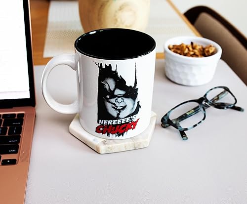 Miniatura 6 de Child's Play - Taza de cerámica "Here's Chucky"  Taza de café para expreso, té  Capacidad para 20 onzas