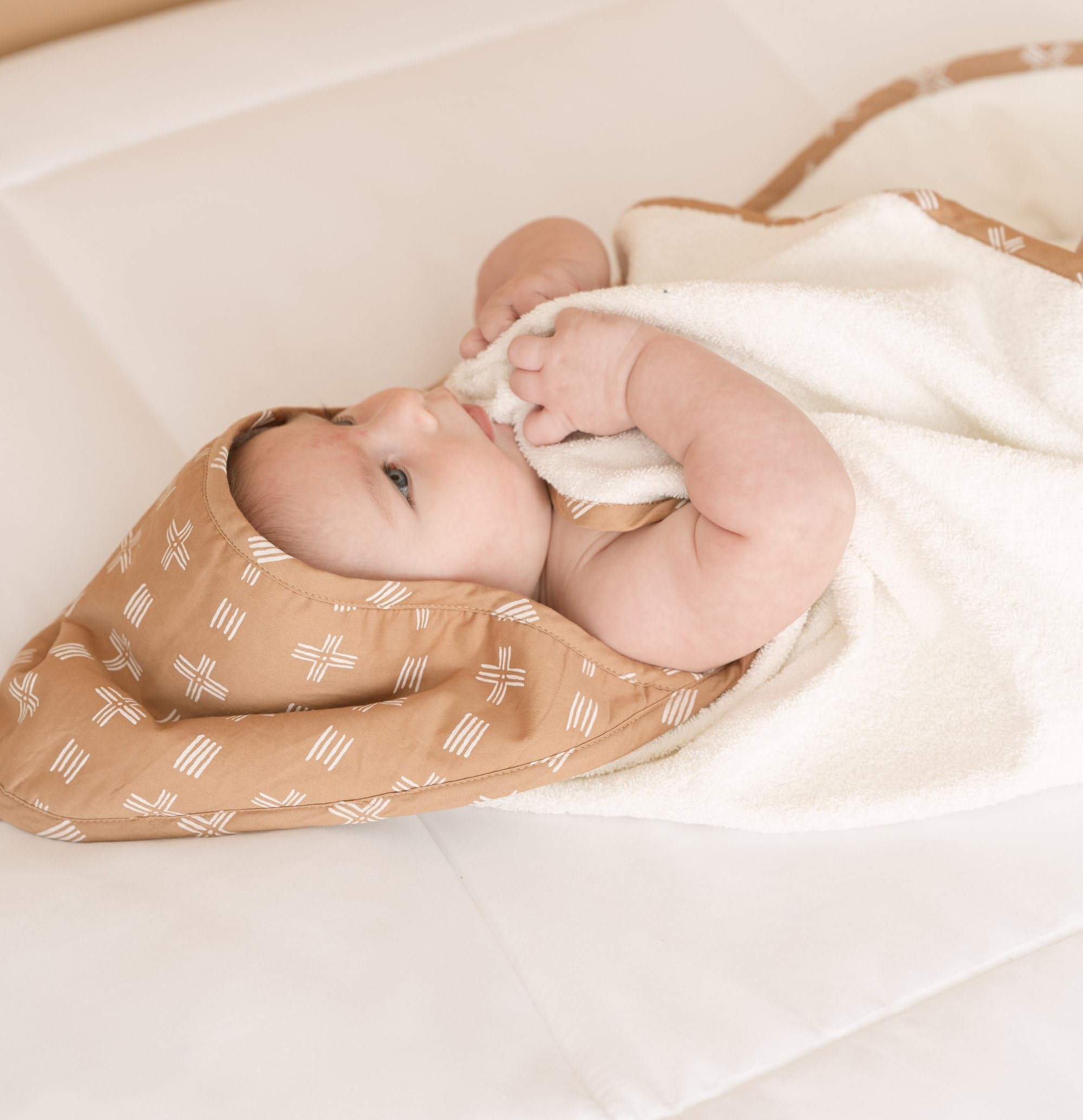 Crane Baby Toalla con Capucha para bebé para niños y niñas, Color Crema y Beige, 76 cm de Ancho x 76 cm de Alto