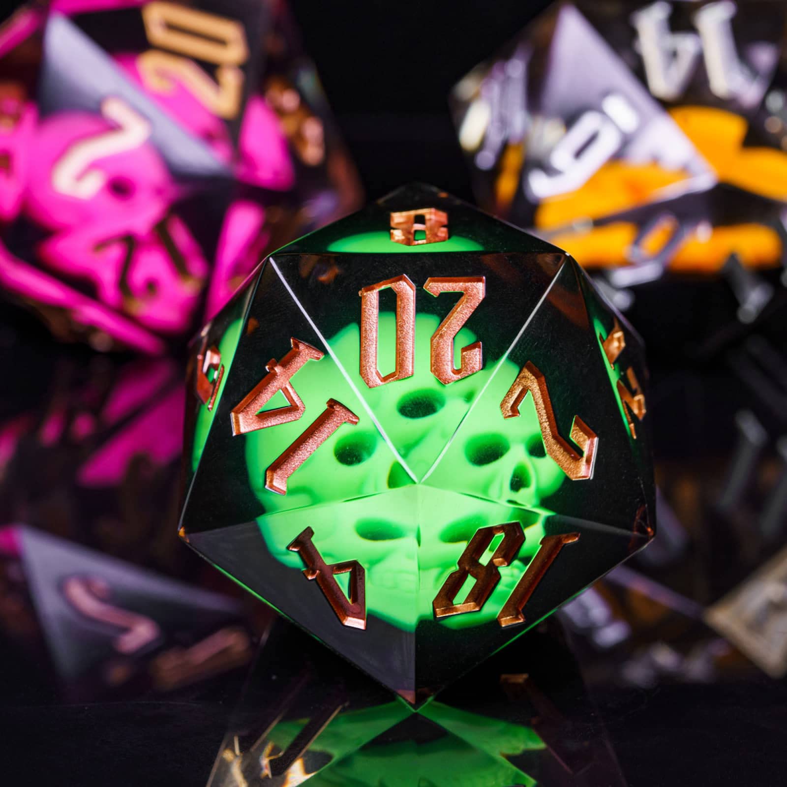 Cusdie D&D - Dadi grandi D20 da 55 mm, con bordi affilati, fatti a mano, DND giganti, D20, per giochi di ruolo da tavolo Dungeons and Dragons, (teschio verde)