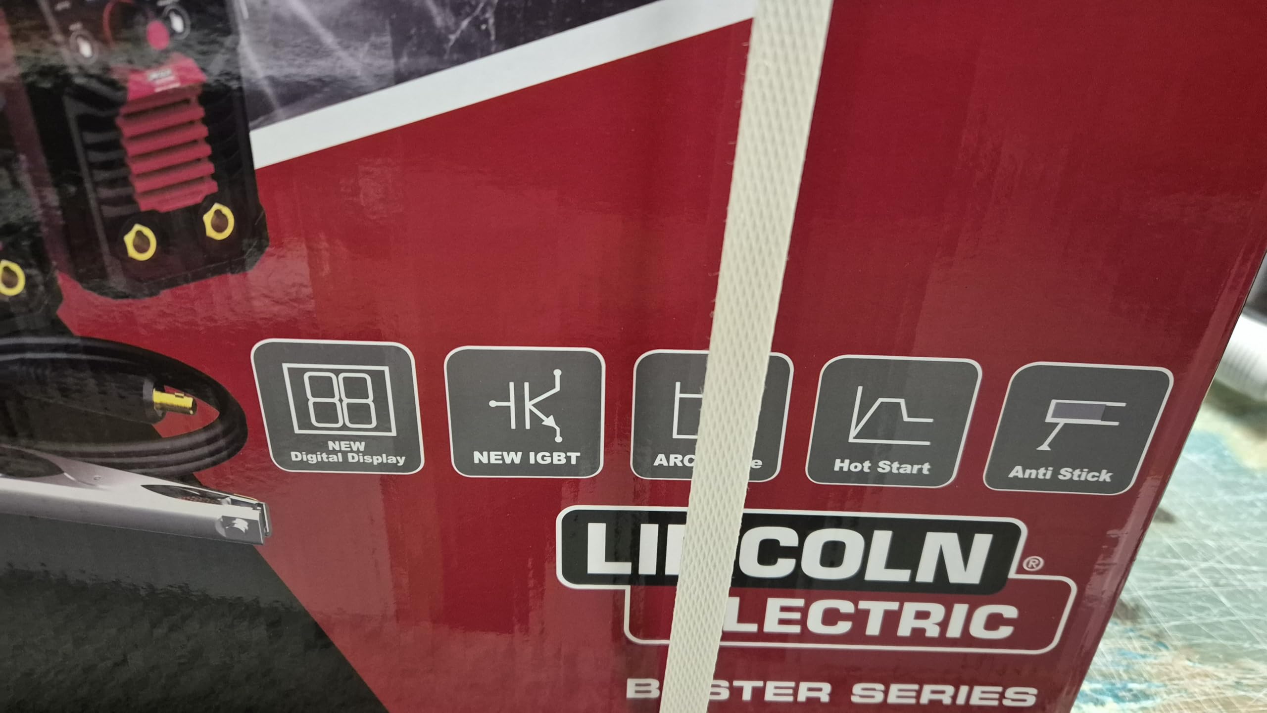 MMA Lincoln Electric Bester S 211 - Saldatrice inverter ad elettrodi in valigetta