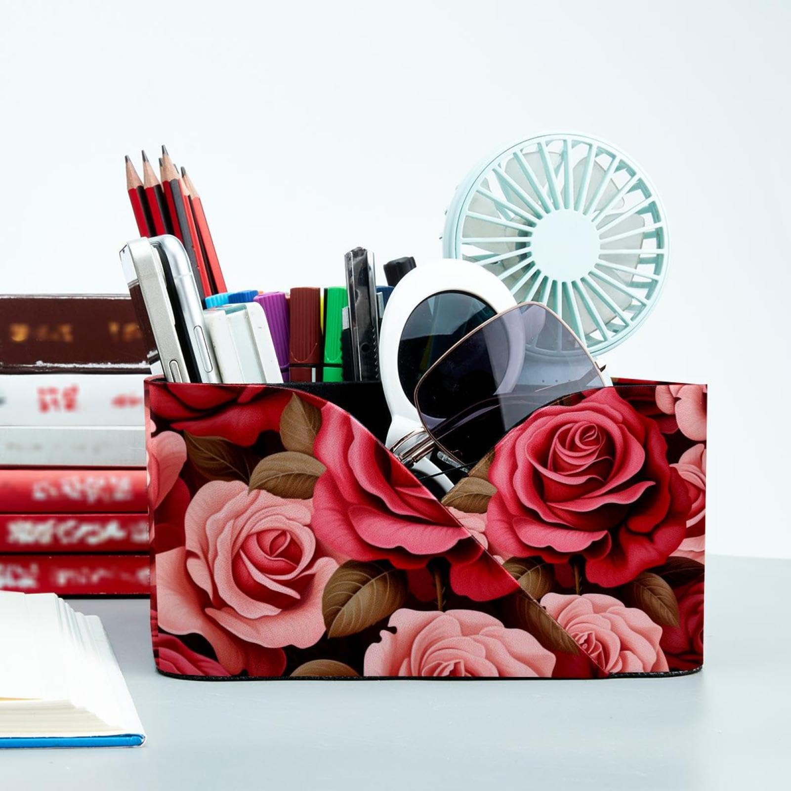 Pot à crayons cubique en cuir pour bureau avec bouquet de roses, joli pot à stylos, pinceaux de maquillage, organisateur de bureau