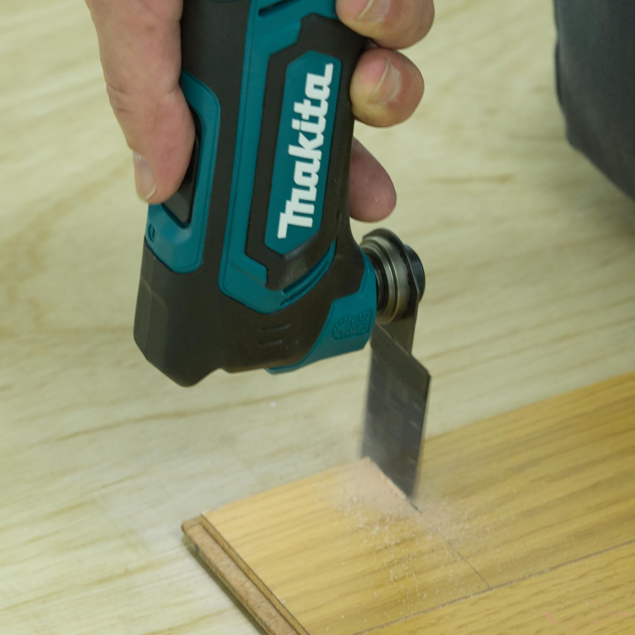 Makita - Herramienta tm30dsmjx5 inalámbrico multifunción 10,8 v / 4,0 ah, 2 baterías, cargador, makpac incluyó 41 piezas conjunto de accesorios